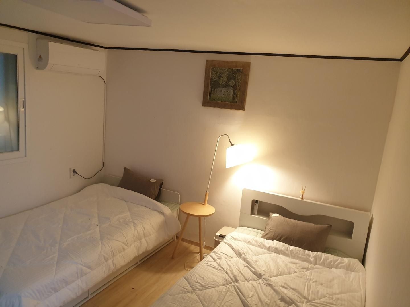 Basement Family Room for 2 People - Up to 5 People Allowed