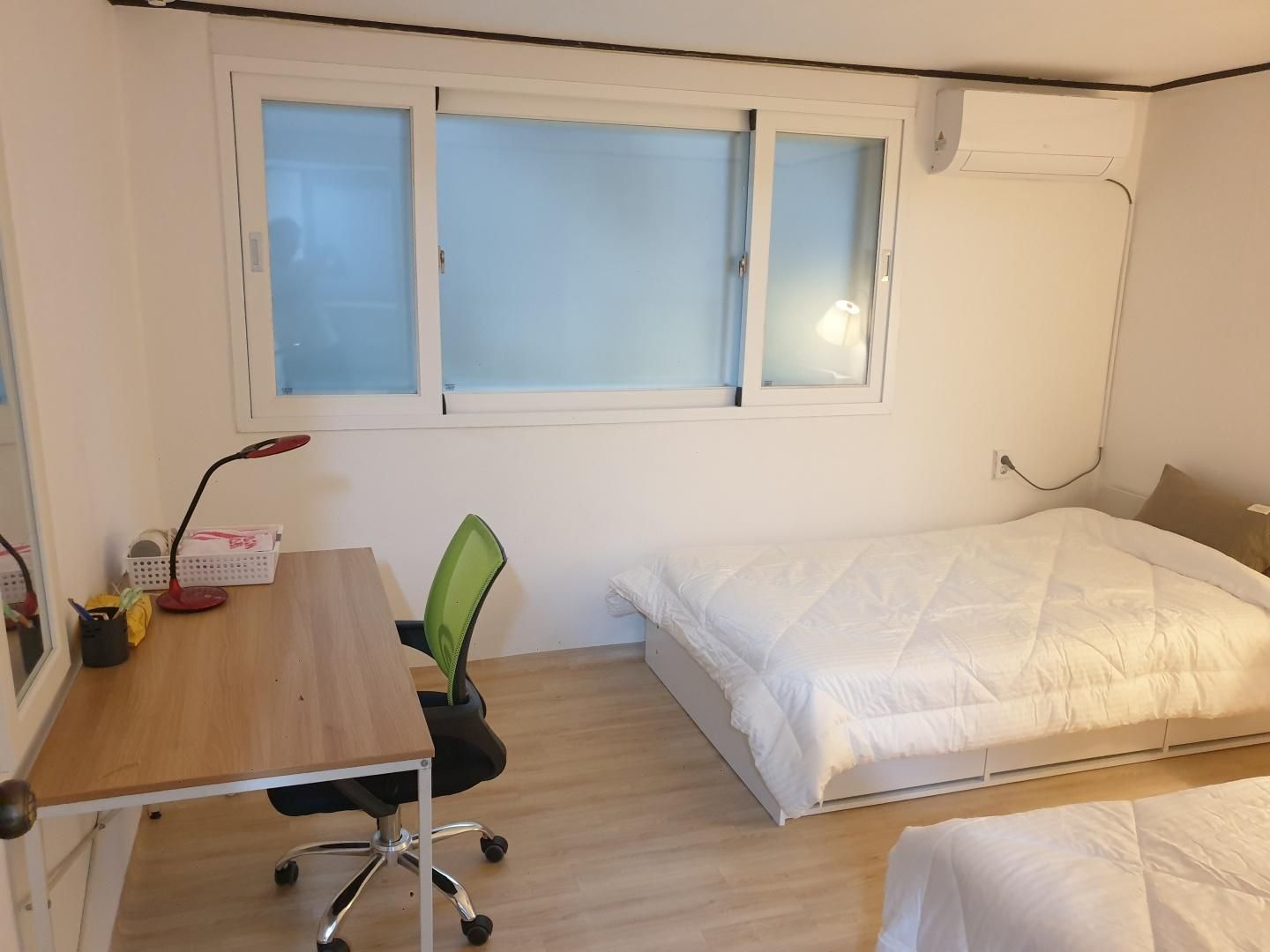 Basement Family Room for 2 People - Up to 5 People Allowed