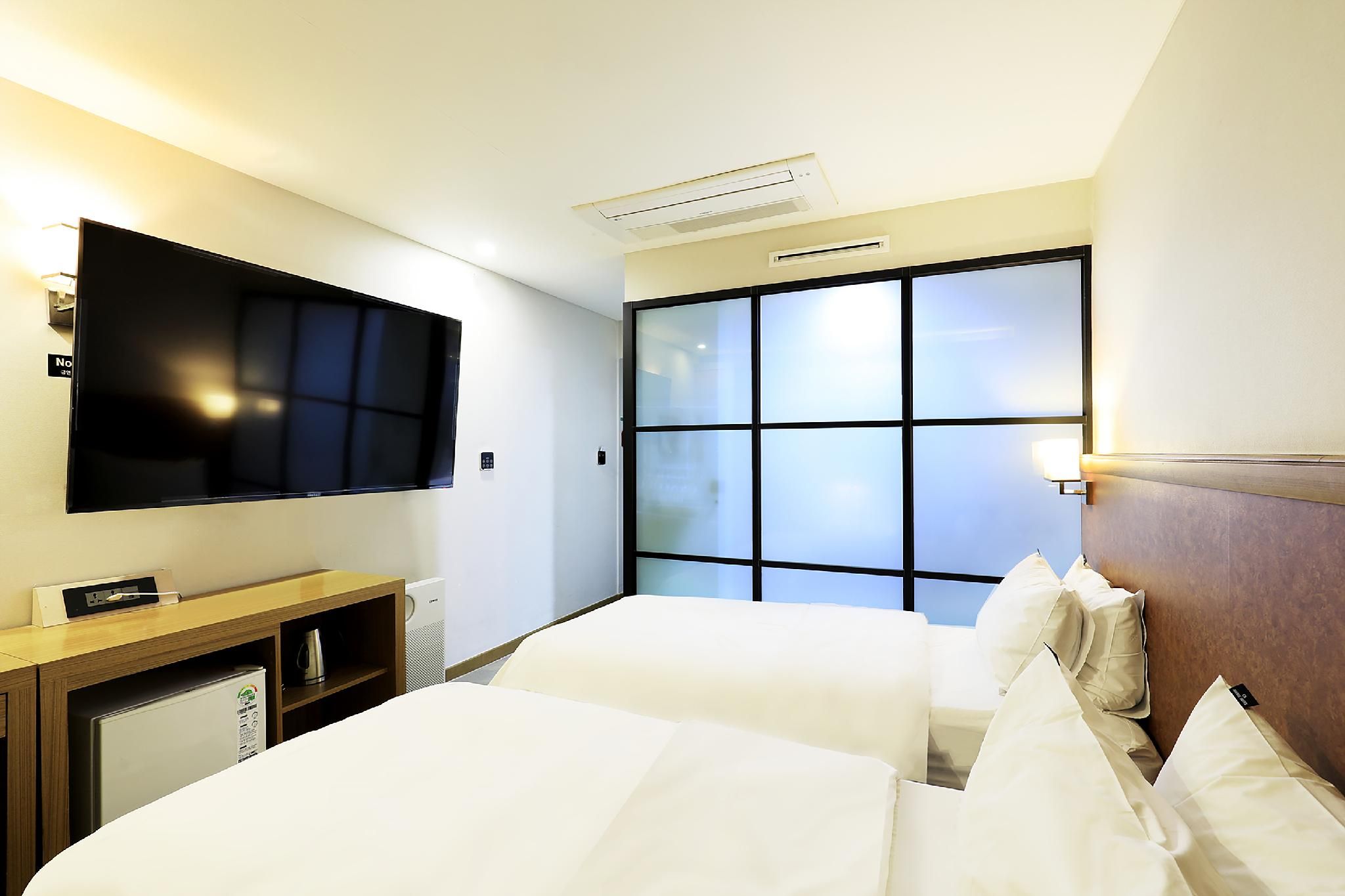 Twin Room - No Breakfast Included