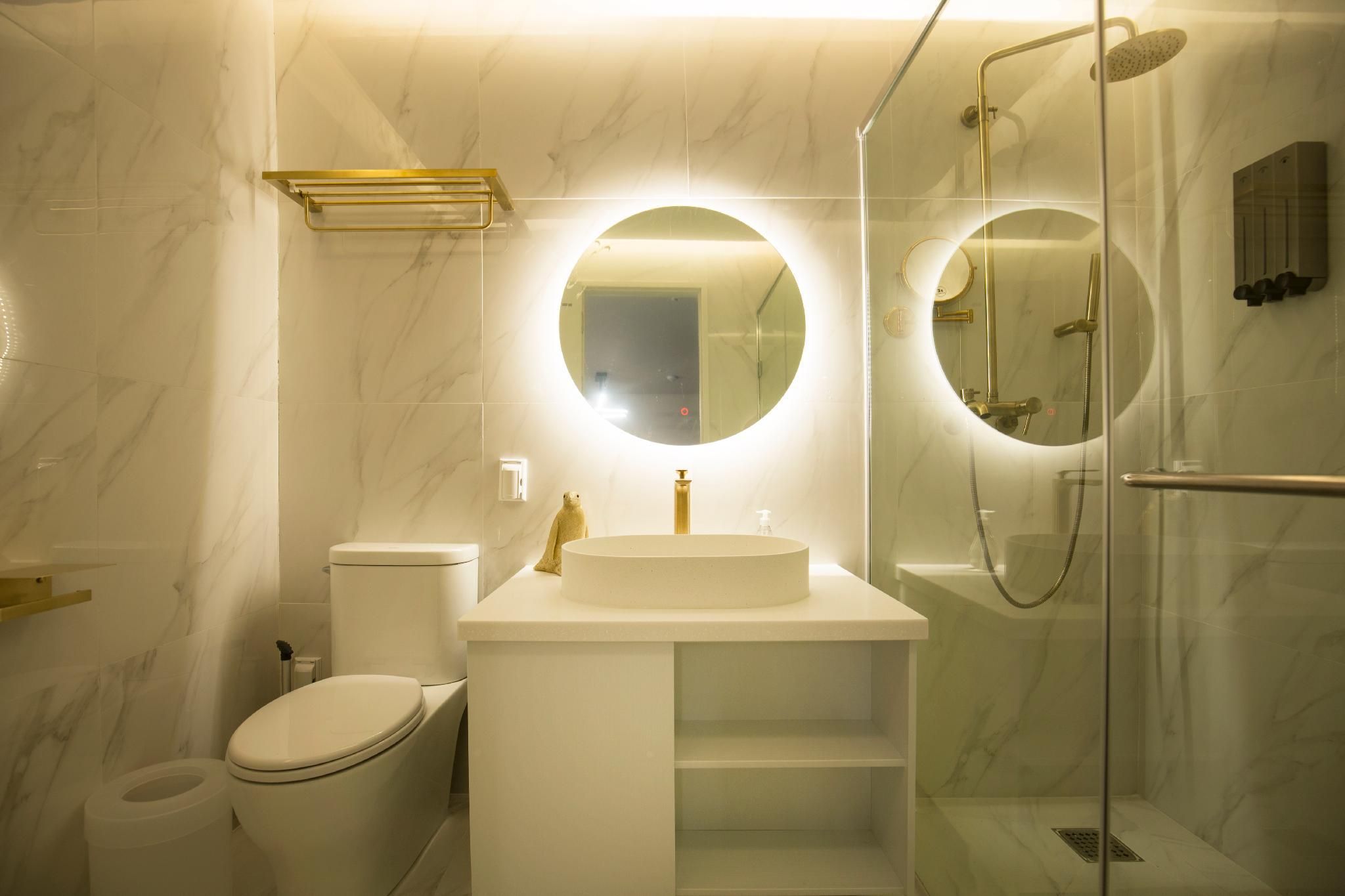 Main Building Suite - Randomly Assigned