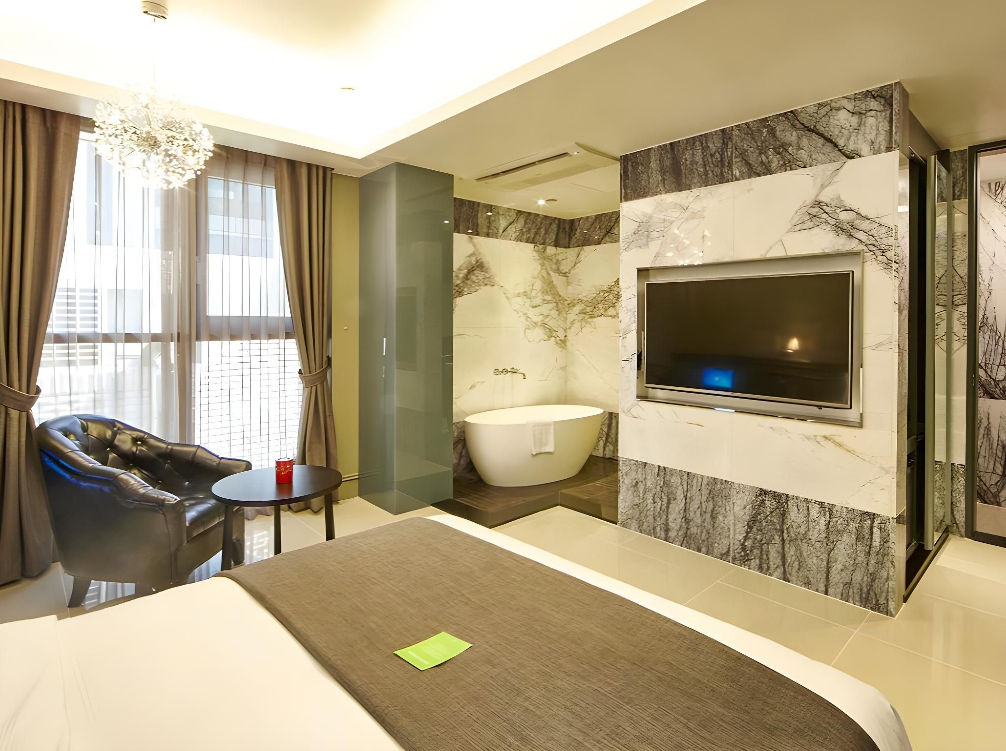 Deluxe Room - No Parking Included