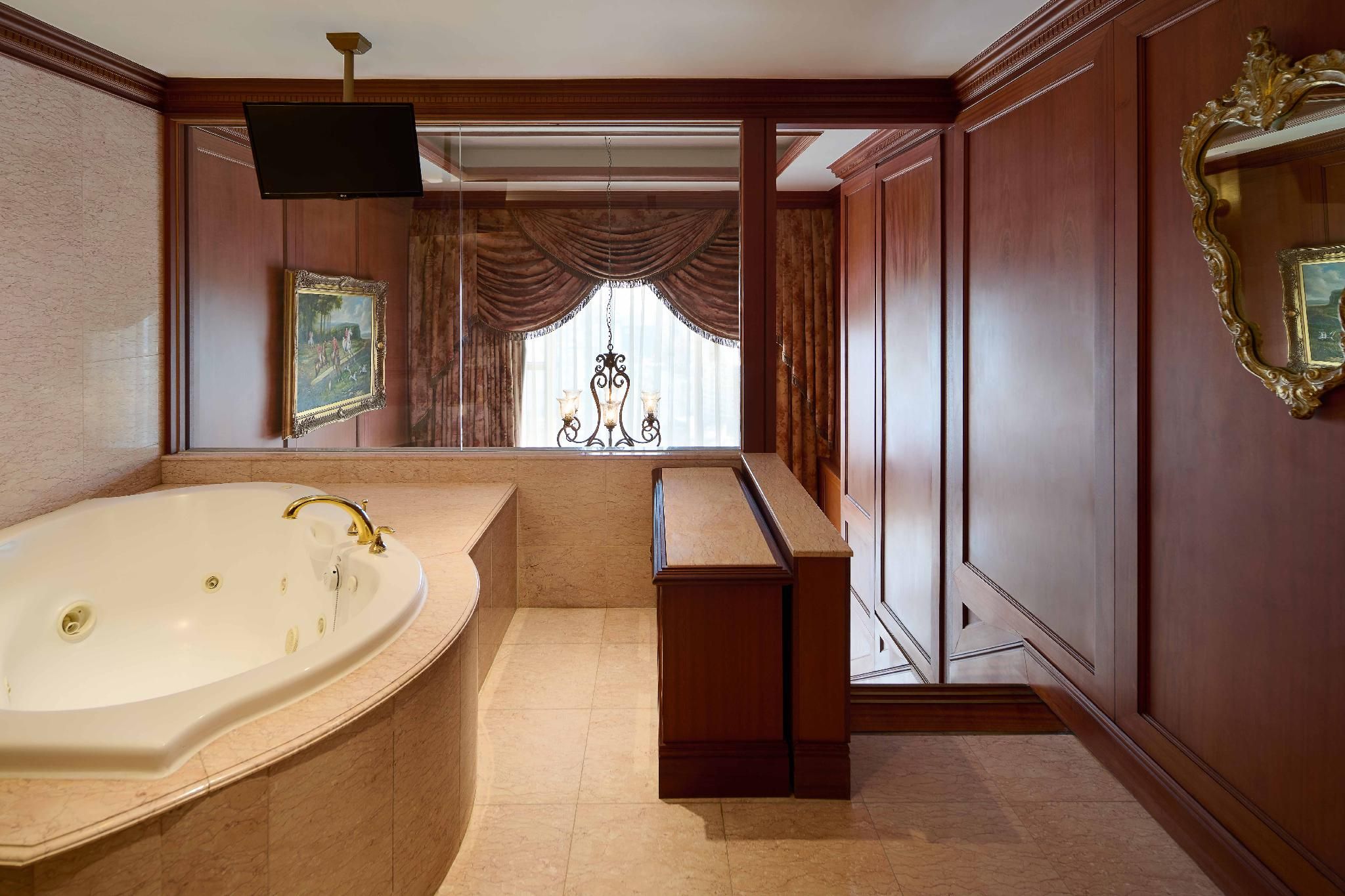 Duplex Suite - Club Access