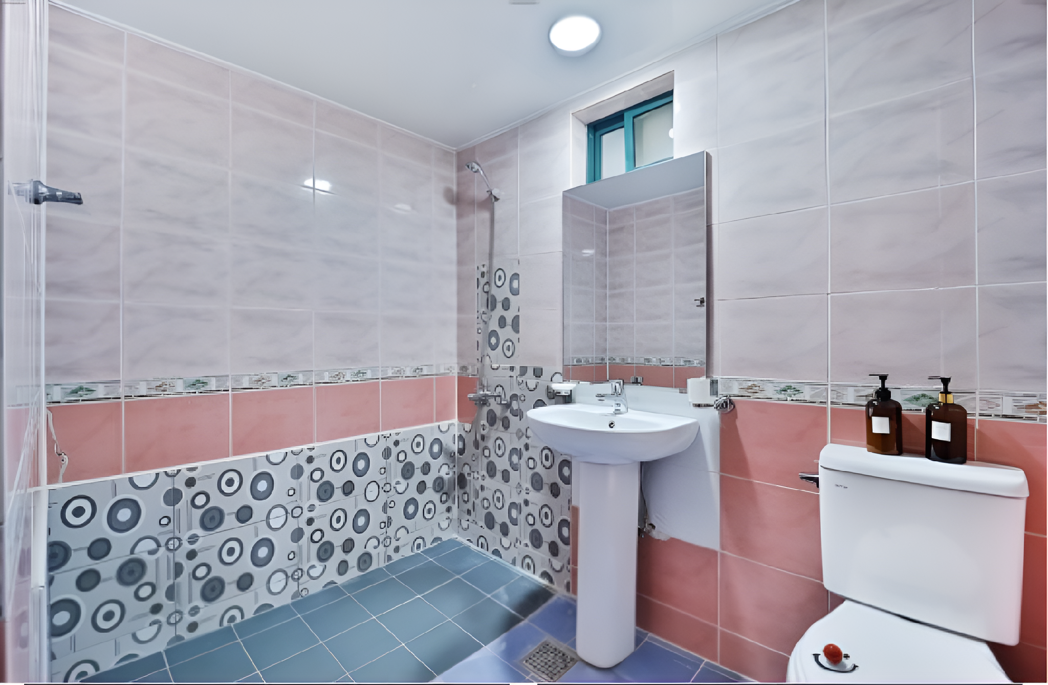 stayaroma Standard Double Room with Window 2