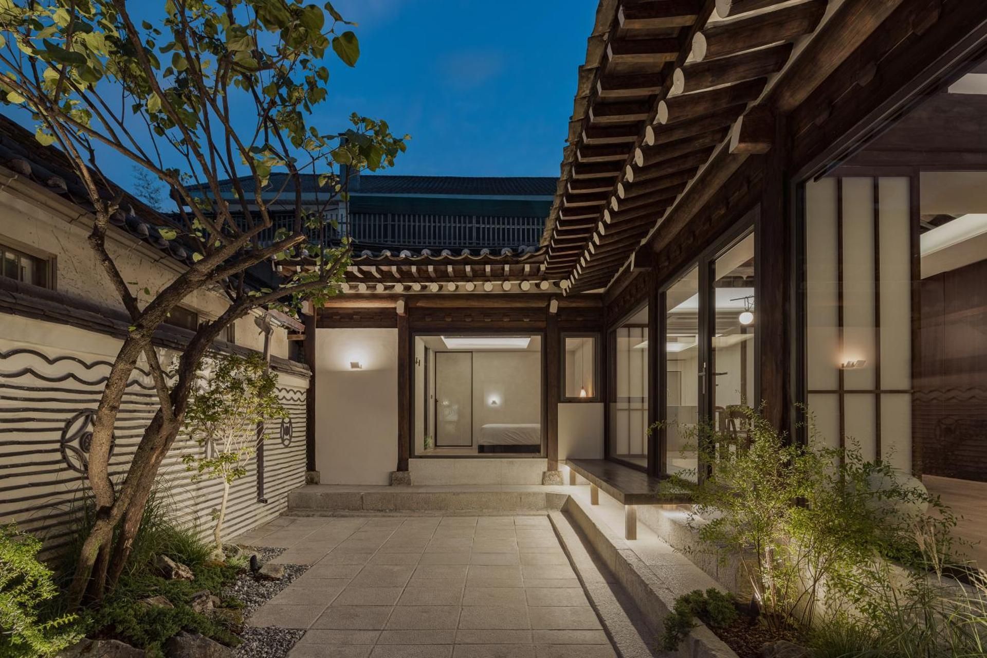 Nostalgia Hanokhotel