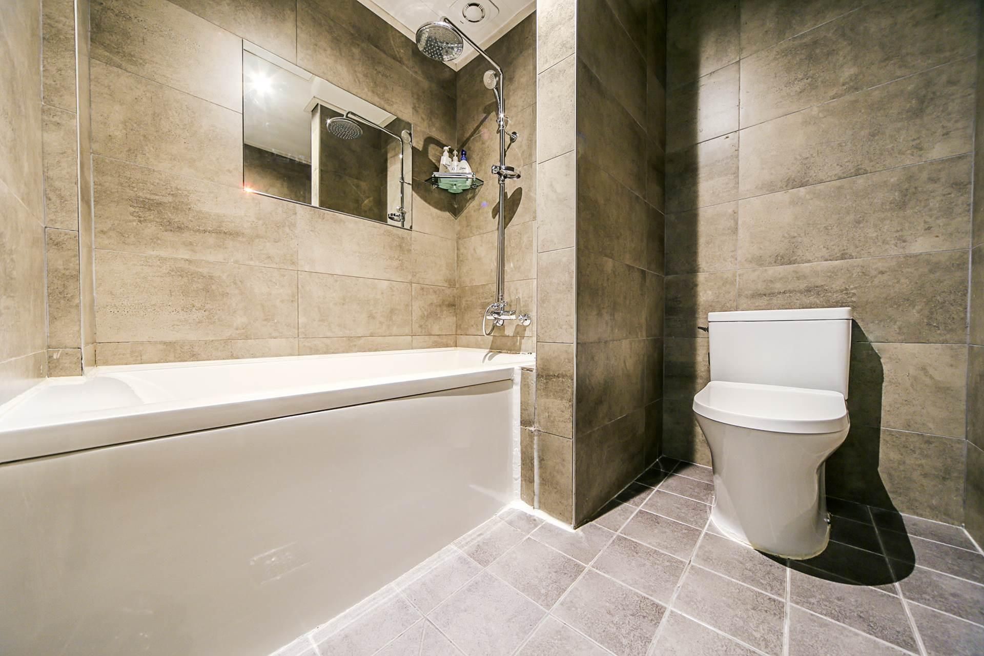 Jongno HERTZ Deluxe Double Room 3