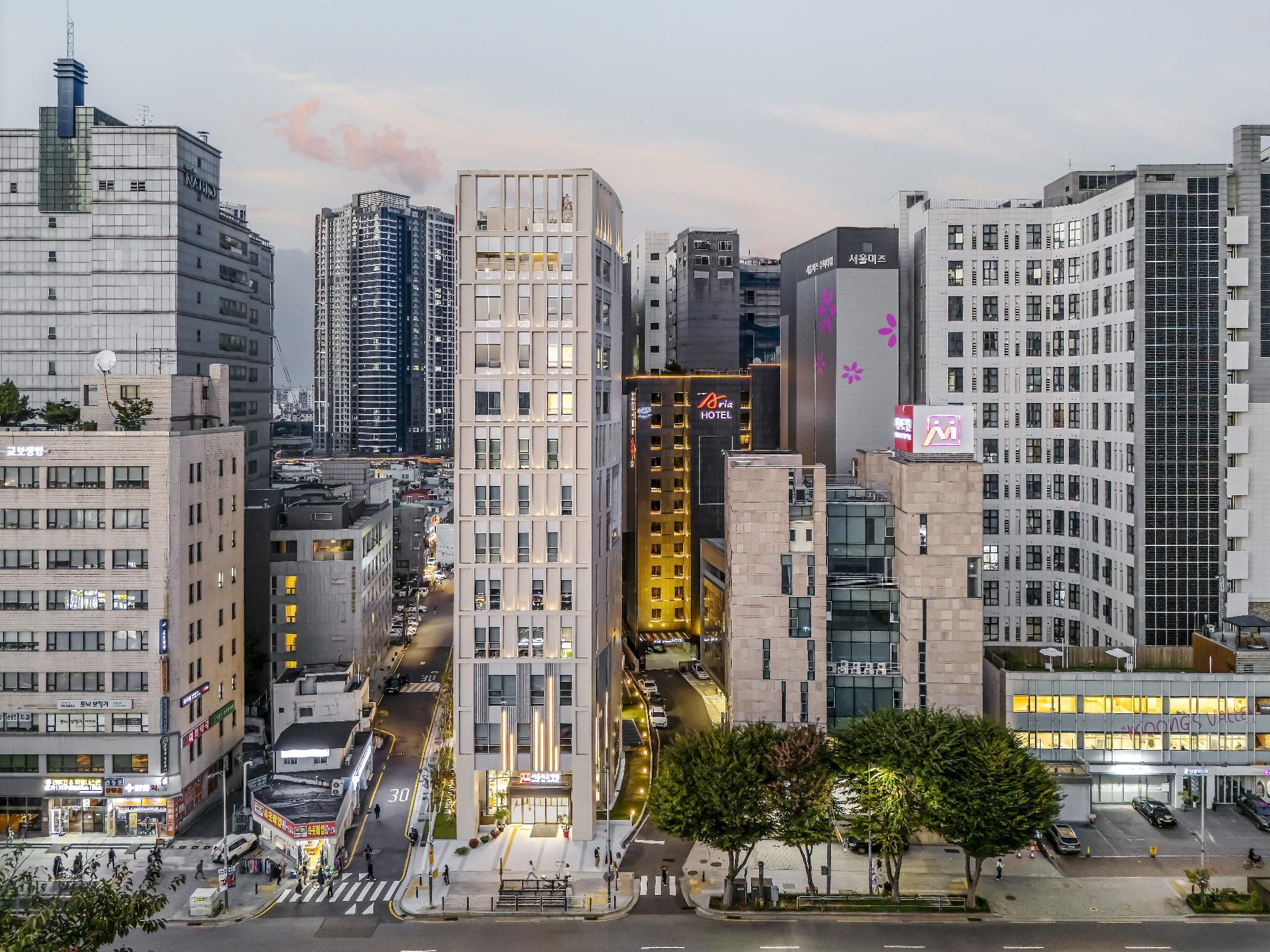 Cheonho Aria Hotel