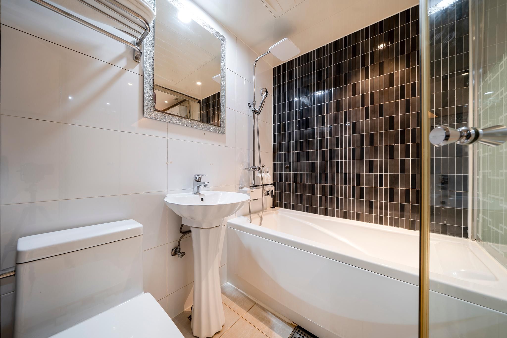 Maru Room (65-inch TV, free Netflix, Wave, and Disney viewing)