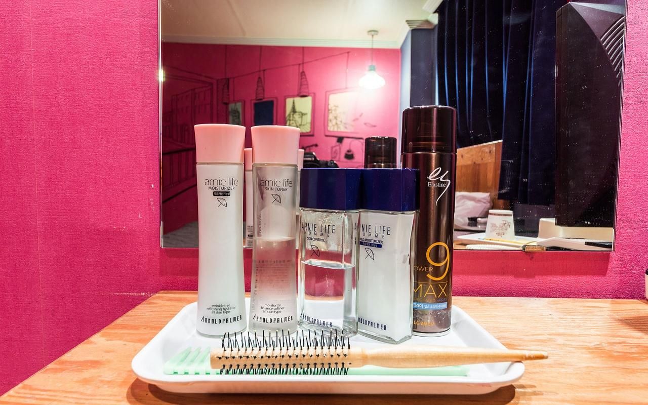 amenity (guest room)