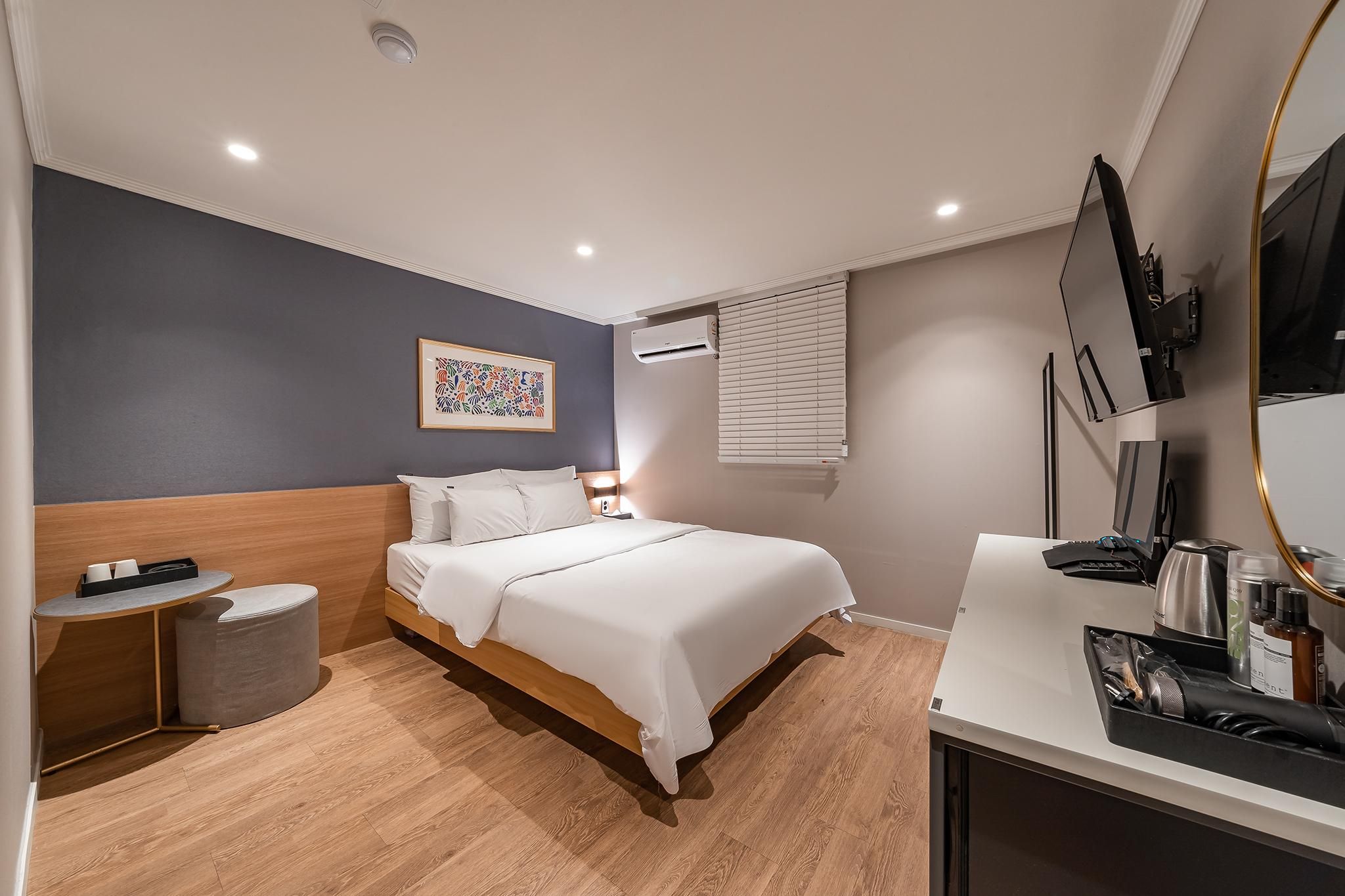 Standard Room - No Parking Included, Check-In After 22:00 PM