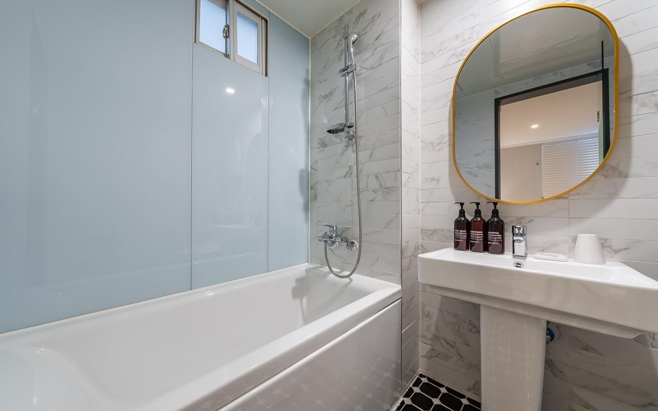 Deluxe Room A - No Parking included, Check-In After 22:00 PM