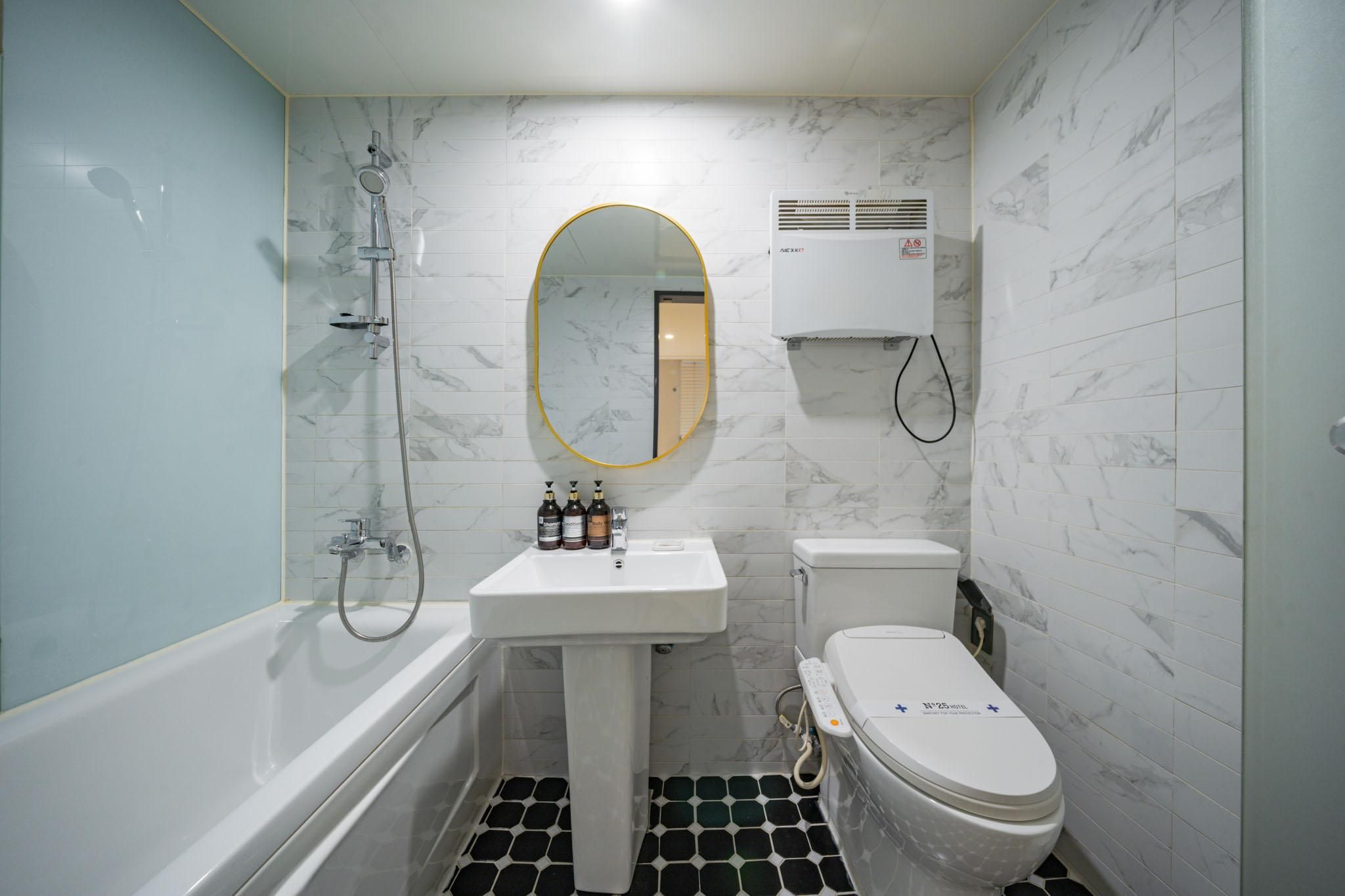 Deluxe Room B - No Parking Included, Check-In After 14:00 PM