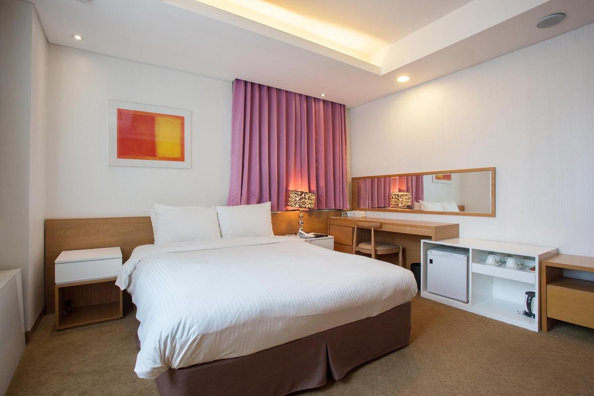 Hotel Pharos Standard Double Room 2