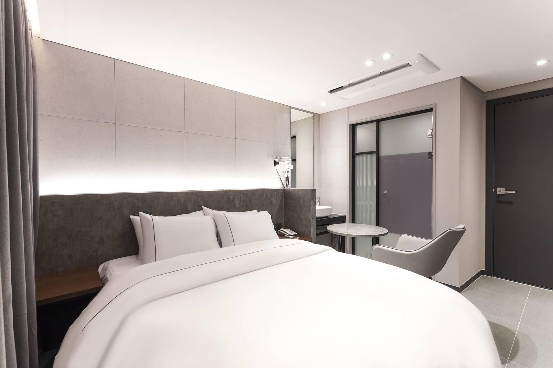 Lucir Hotel Standard Room