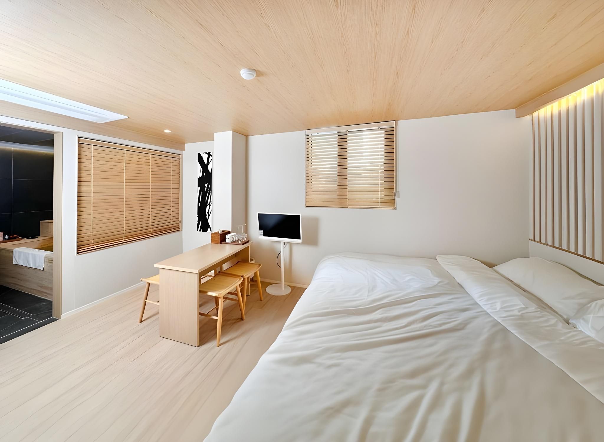 401 Soni + Breakfast, Dinner Pkg (2 People)