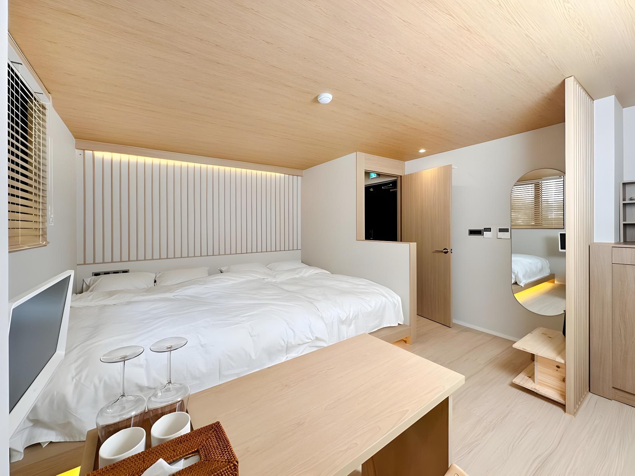 401 Soni + Breakfast, Dinner Pkg (2 People)