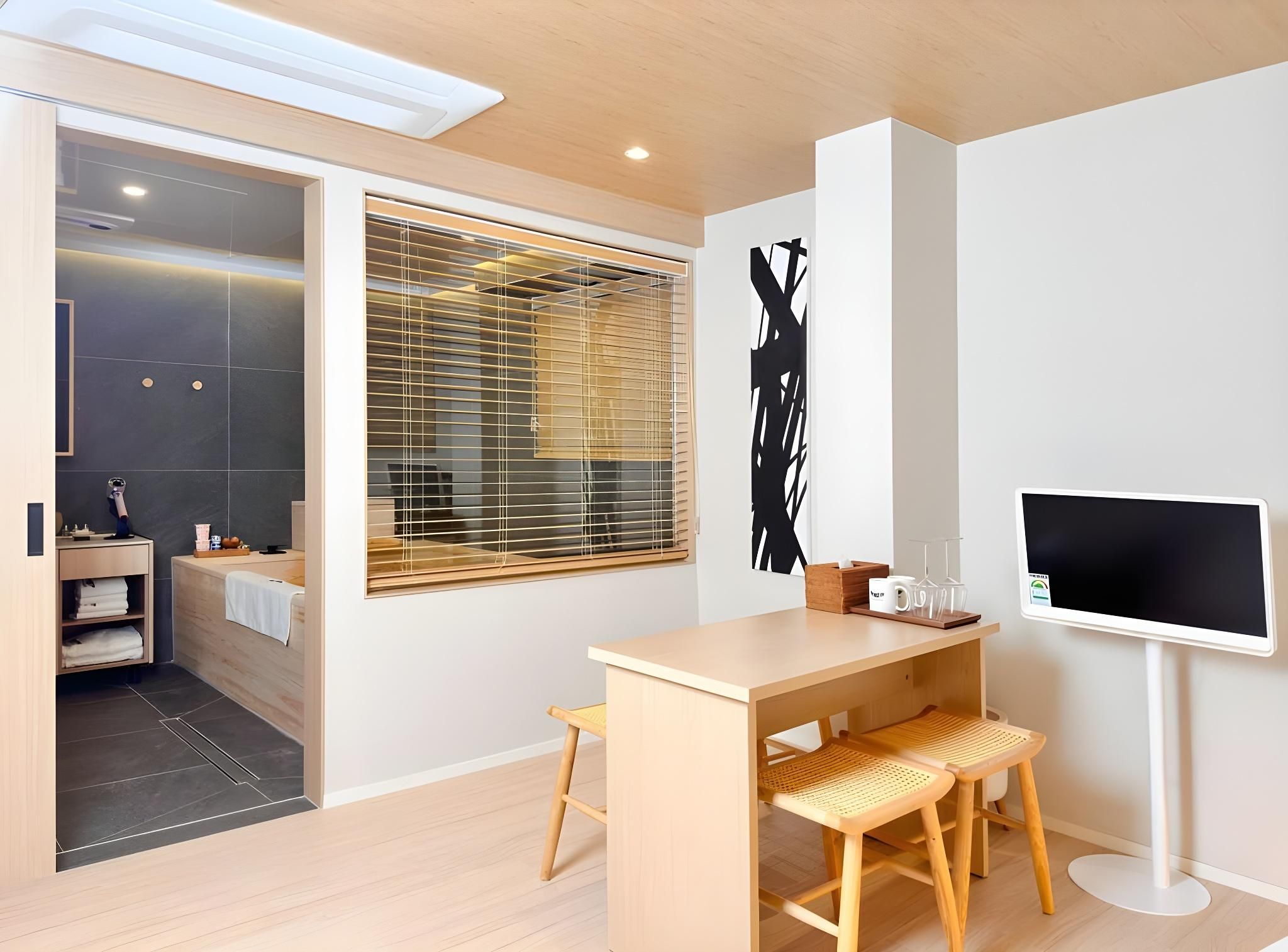 401 Soni + Breakfast, Dinner Pkg (2 People)