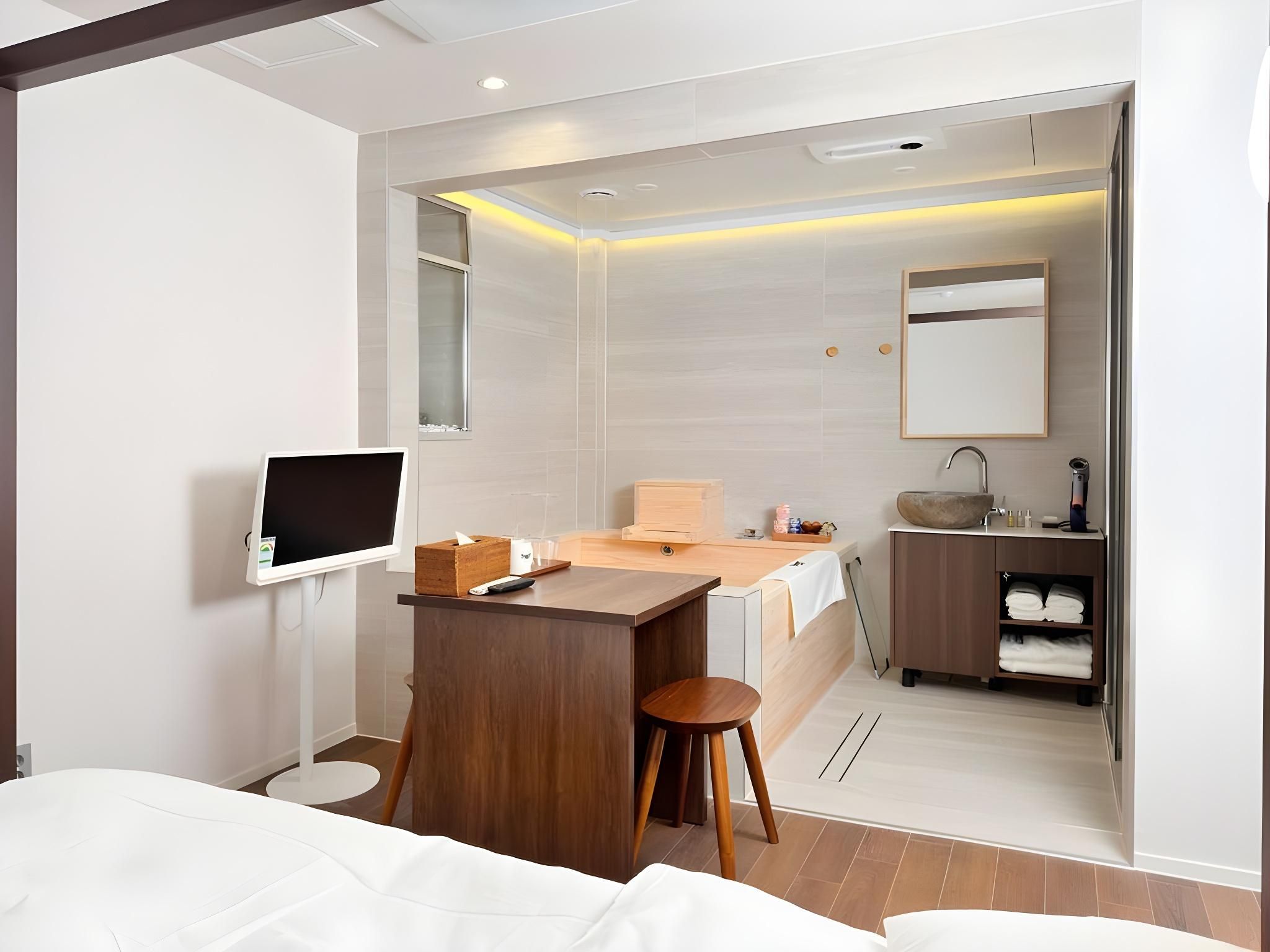 Whalero Gimpo Airport 303 Seika + Breakfast, Dinner Pkg (2 People) 3