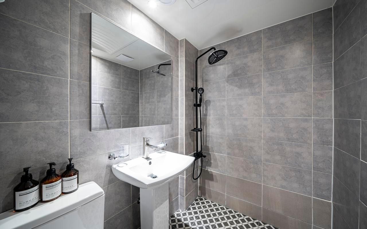 Deluxe Room - No Parking, Check-In After 10PM