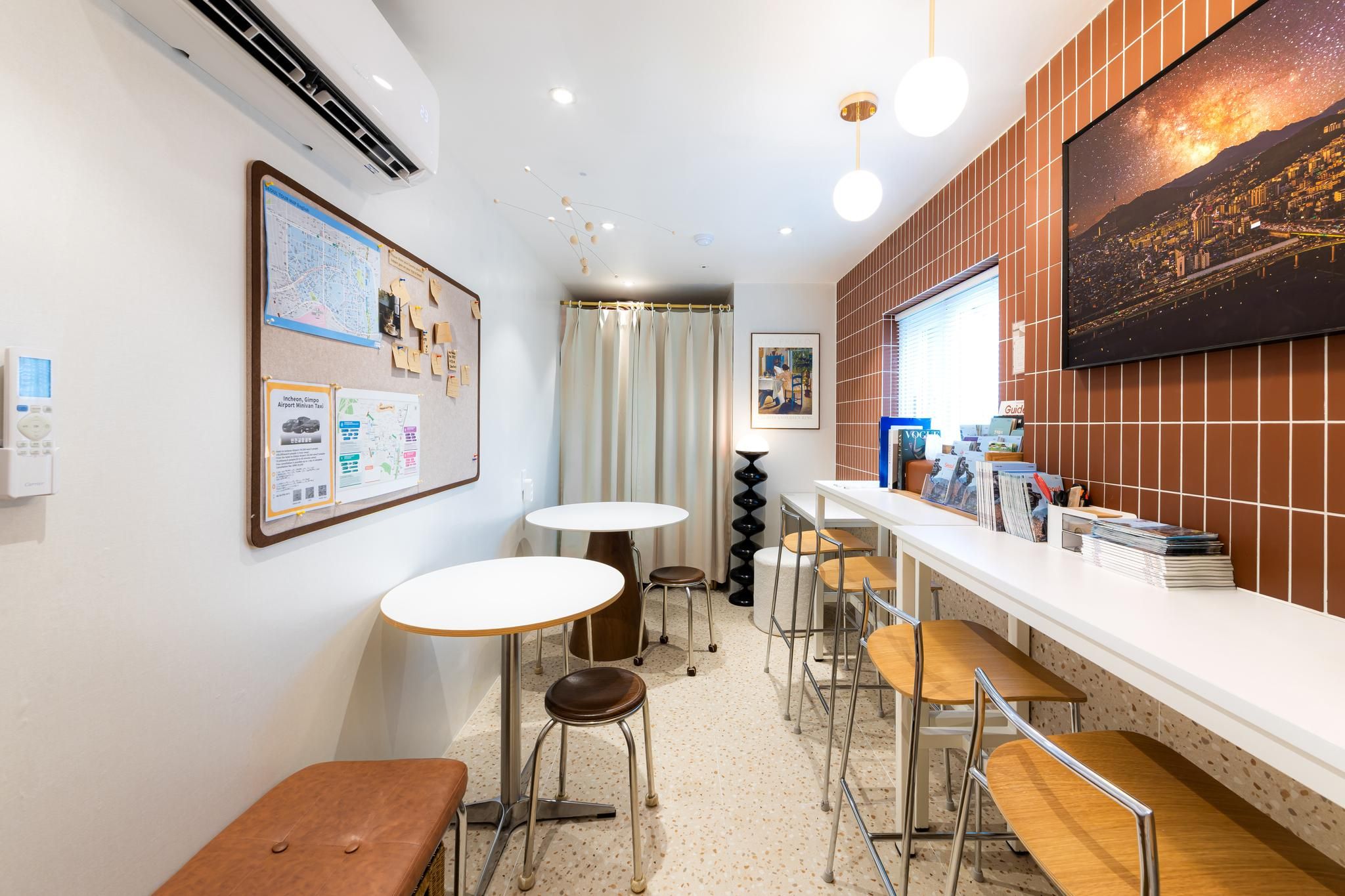 shared lounge/tv area