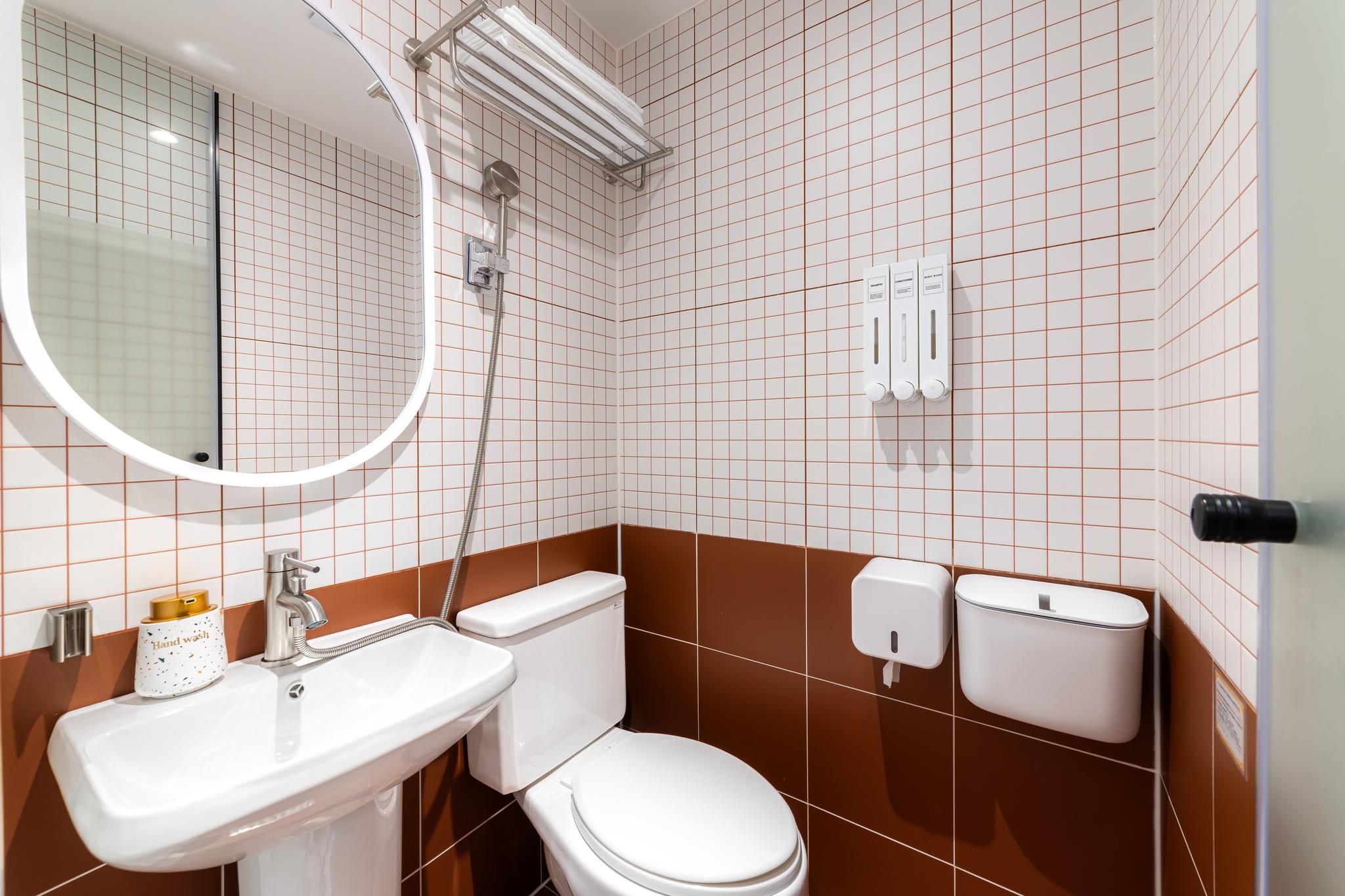 Slow On Hostel Hongdae Double - Private Bathroom 3