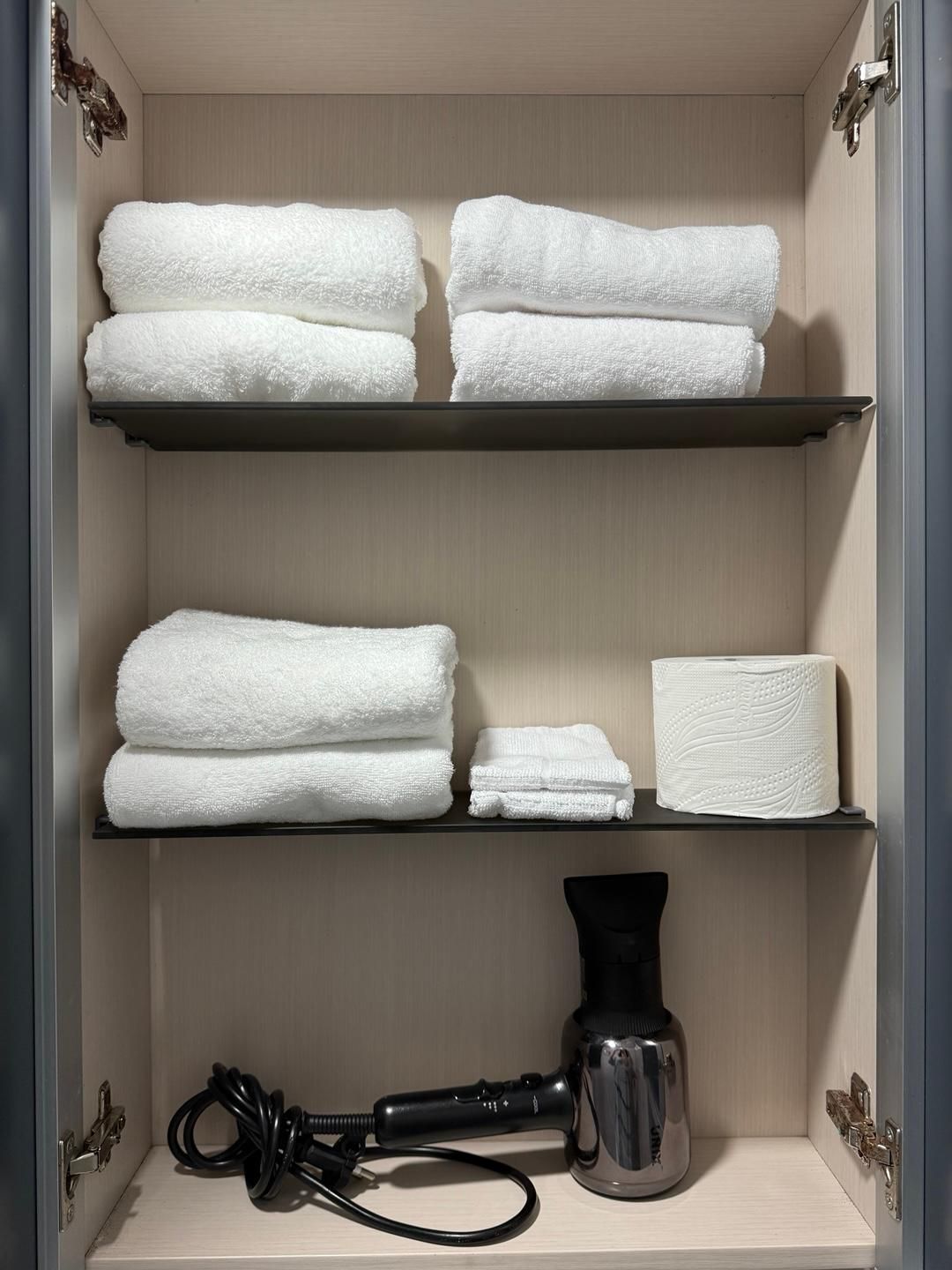 28ec6fa5f38d4d2c81c2f5b2bee57550