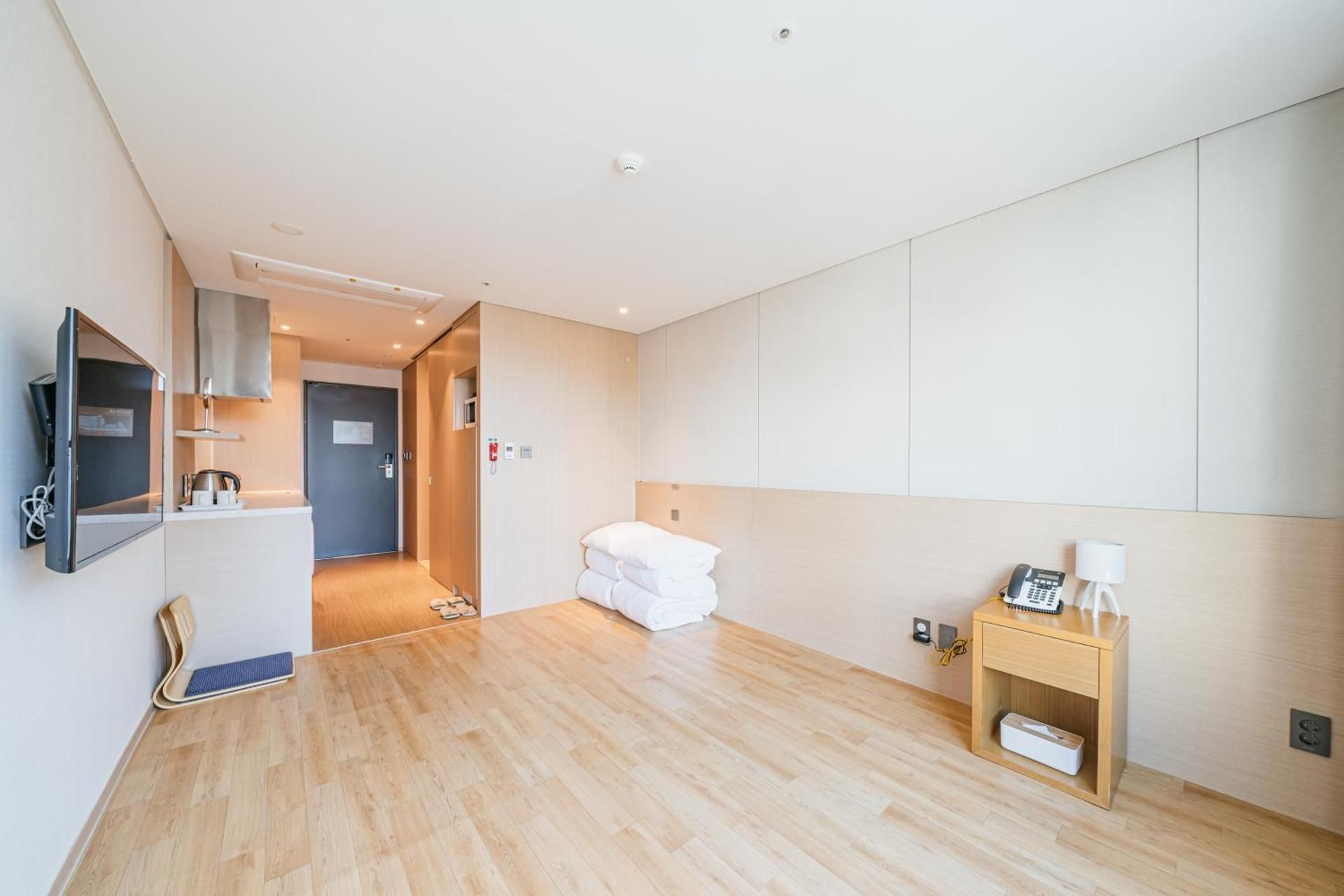 Korean-Style Ondol Room