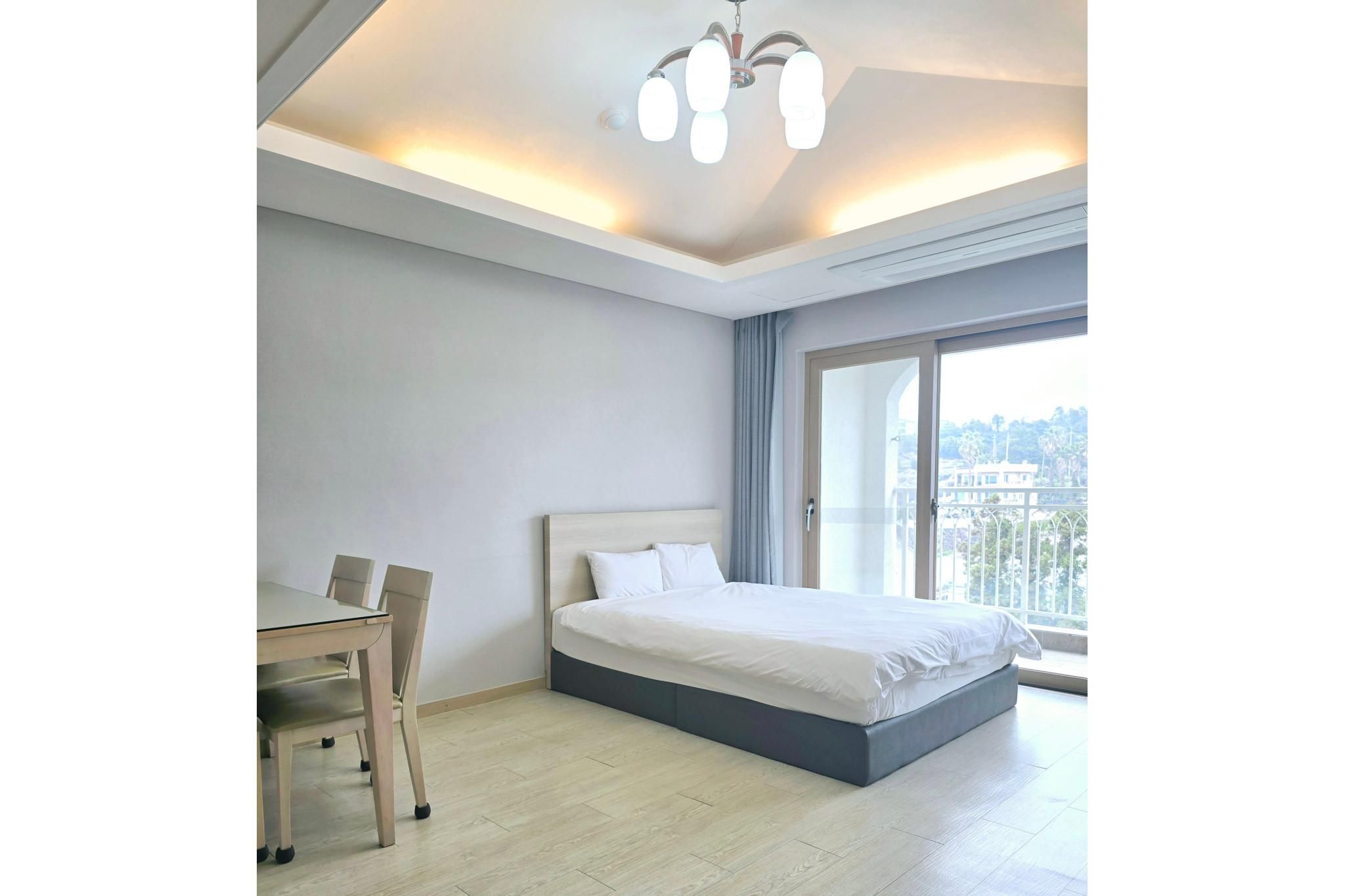 Mountain View Family Room