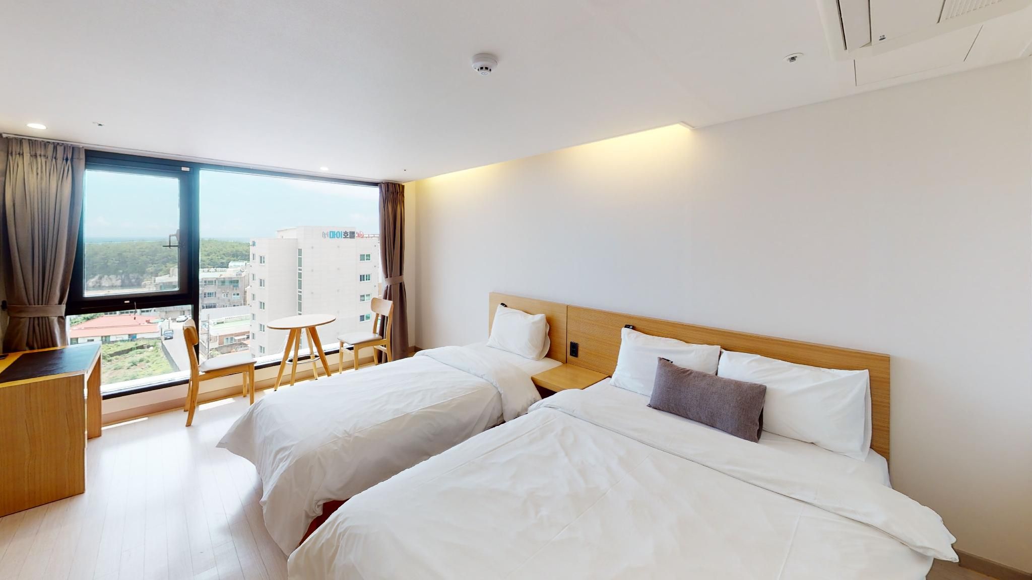 Deluxe Twin Sea View