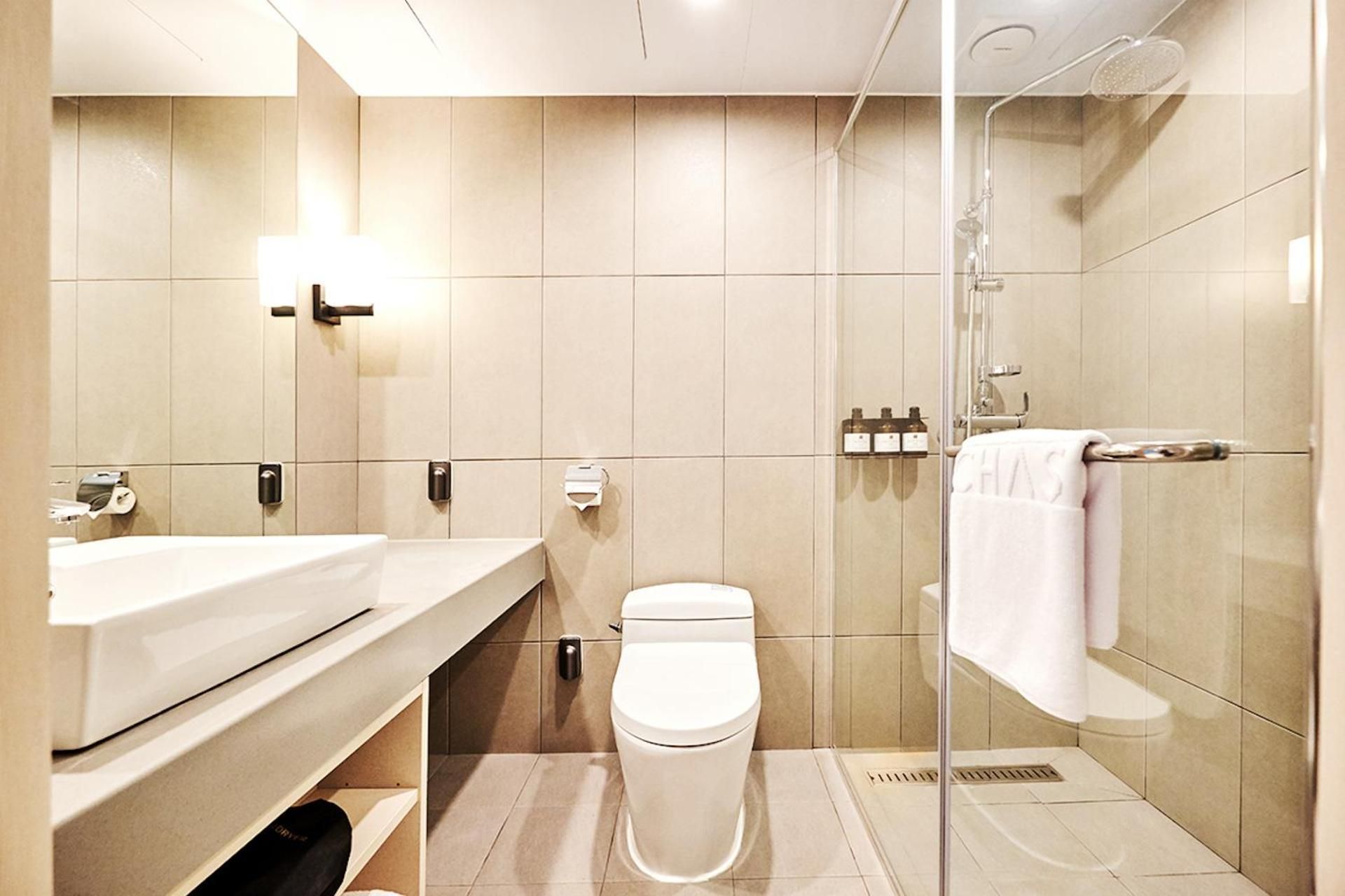 Deluxe Hollywood Twin Room with Ocean View