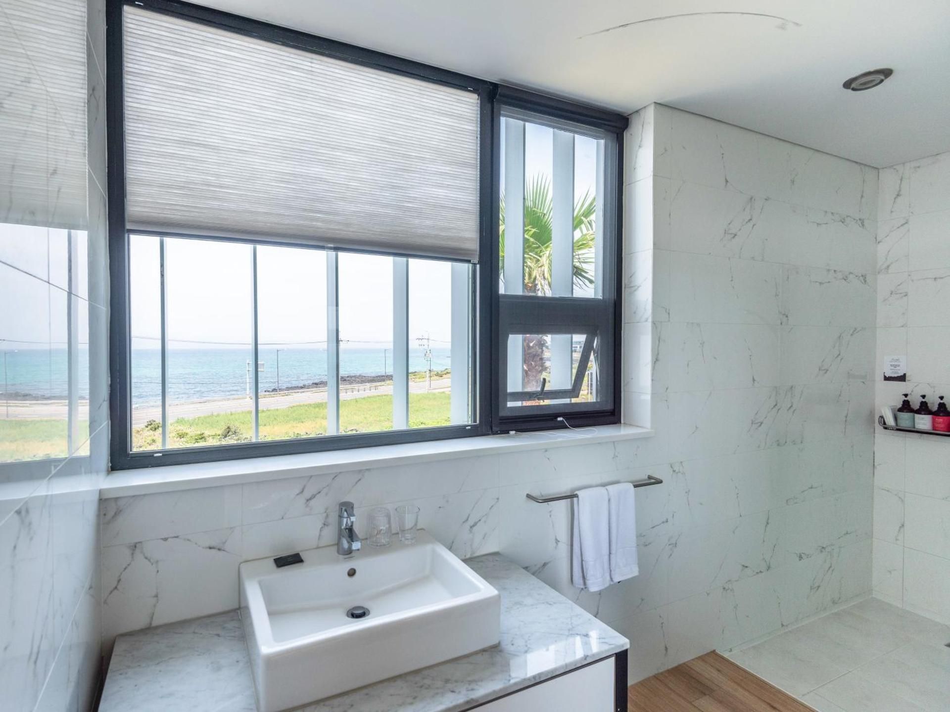 Double Room with Balcony and Sea View