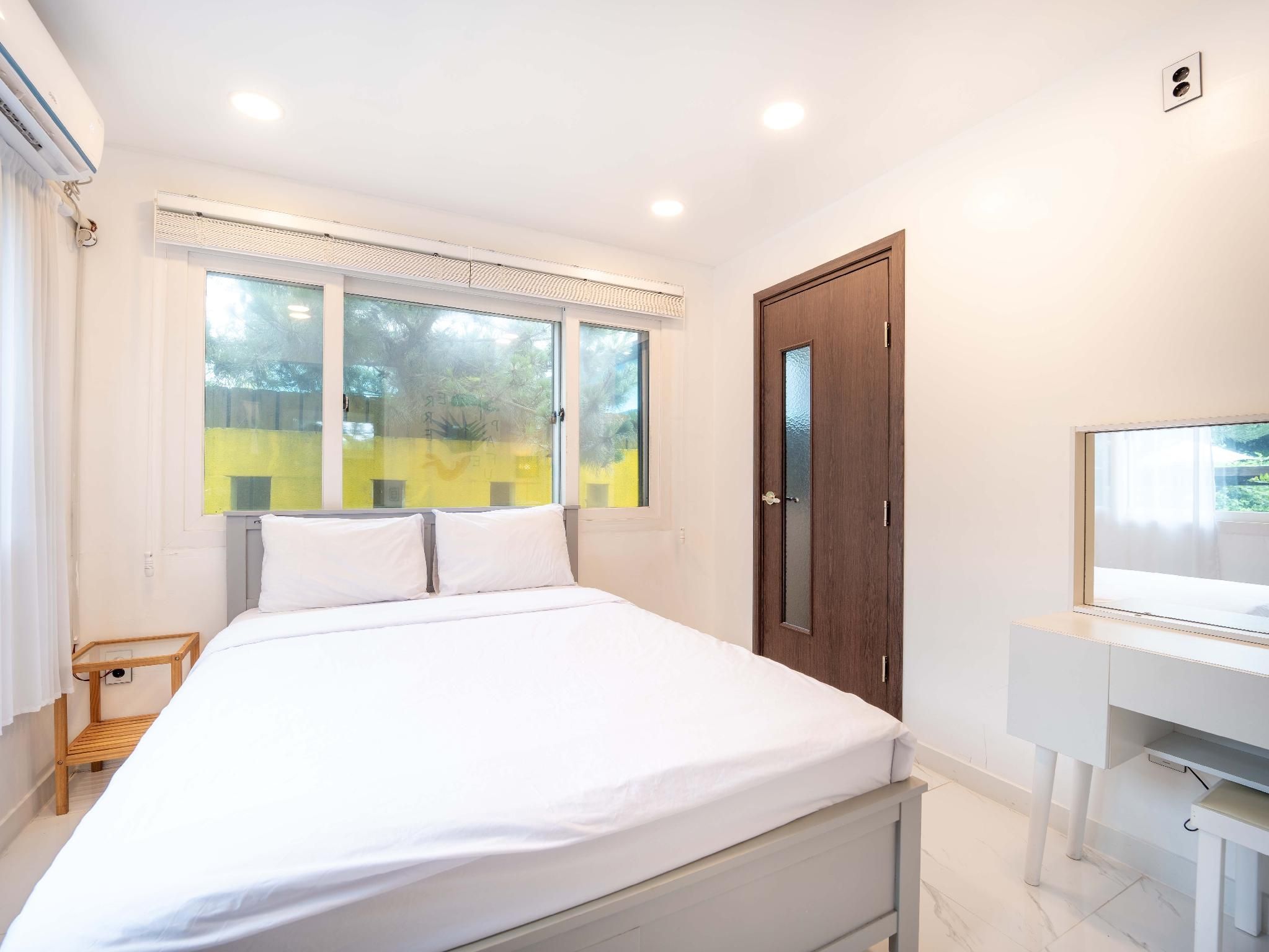 Private Yellow (Dokchae)