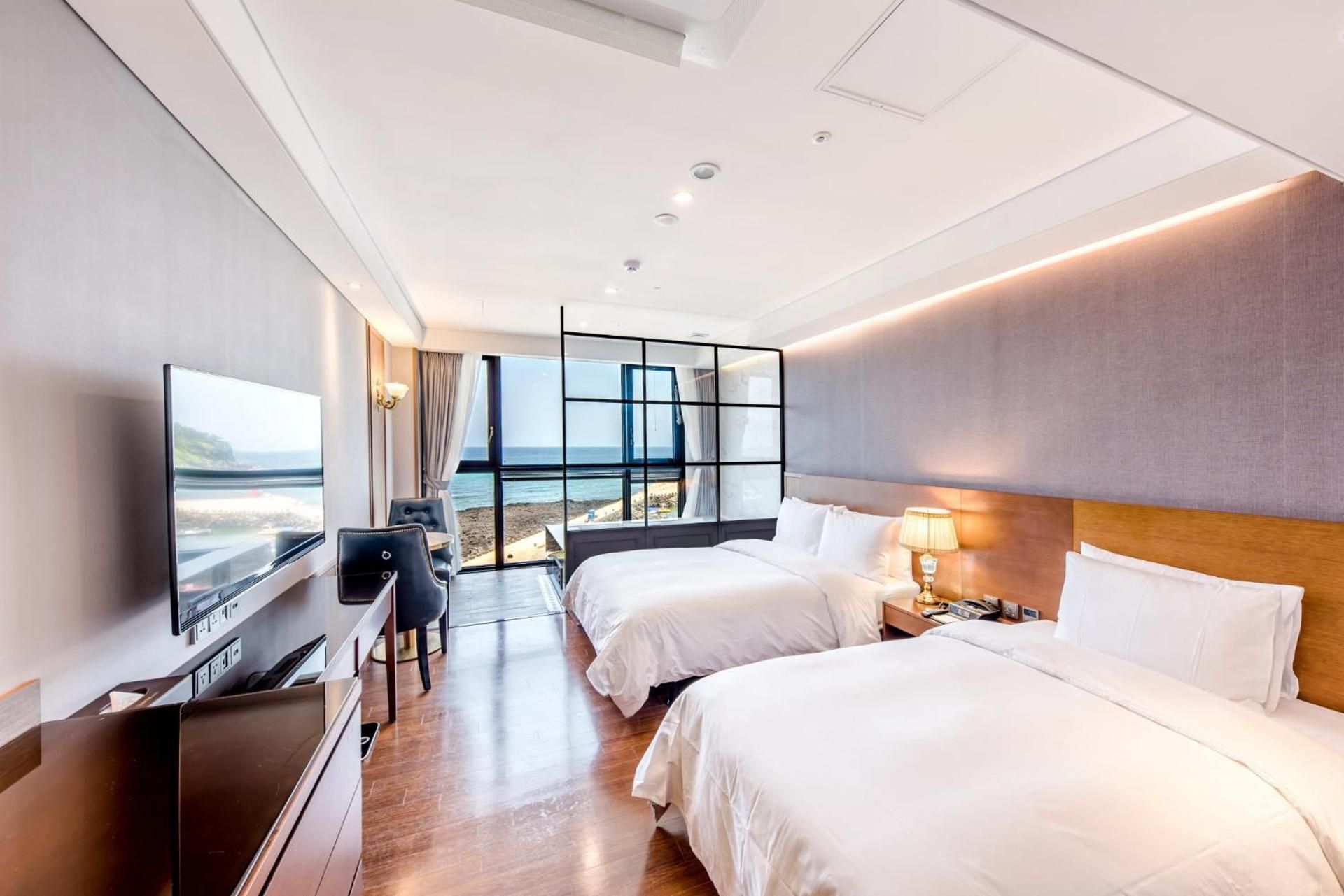 Deluxe Twin Ocean View - Complimentary Access to the Infinity Pool