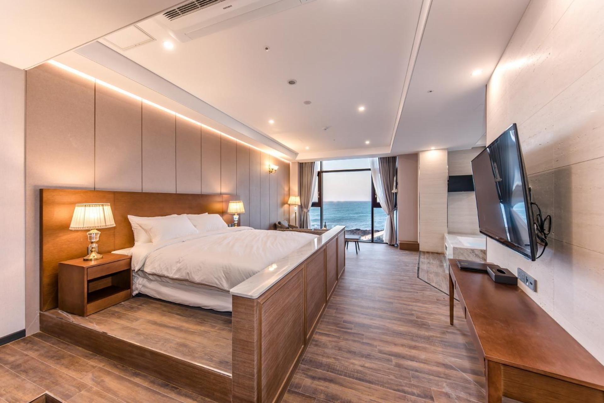 Oceano Ocean Suite - Complimentary Access to the Infinity Pool