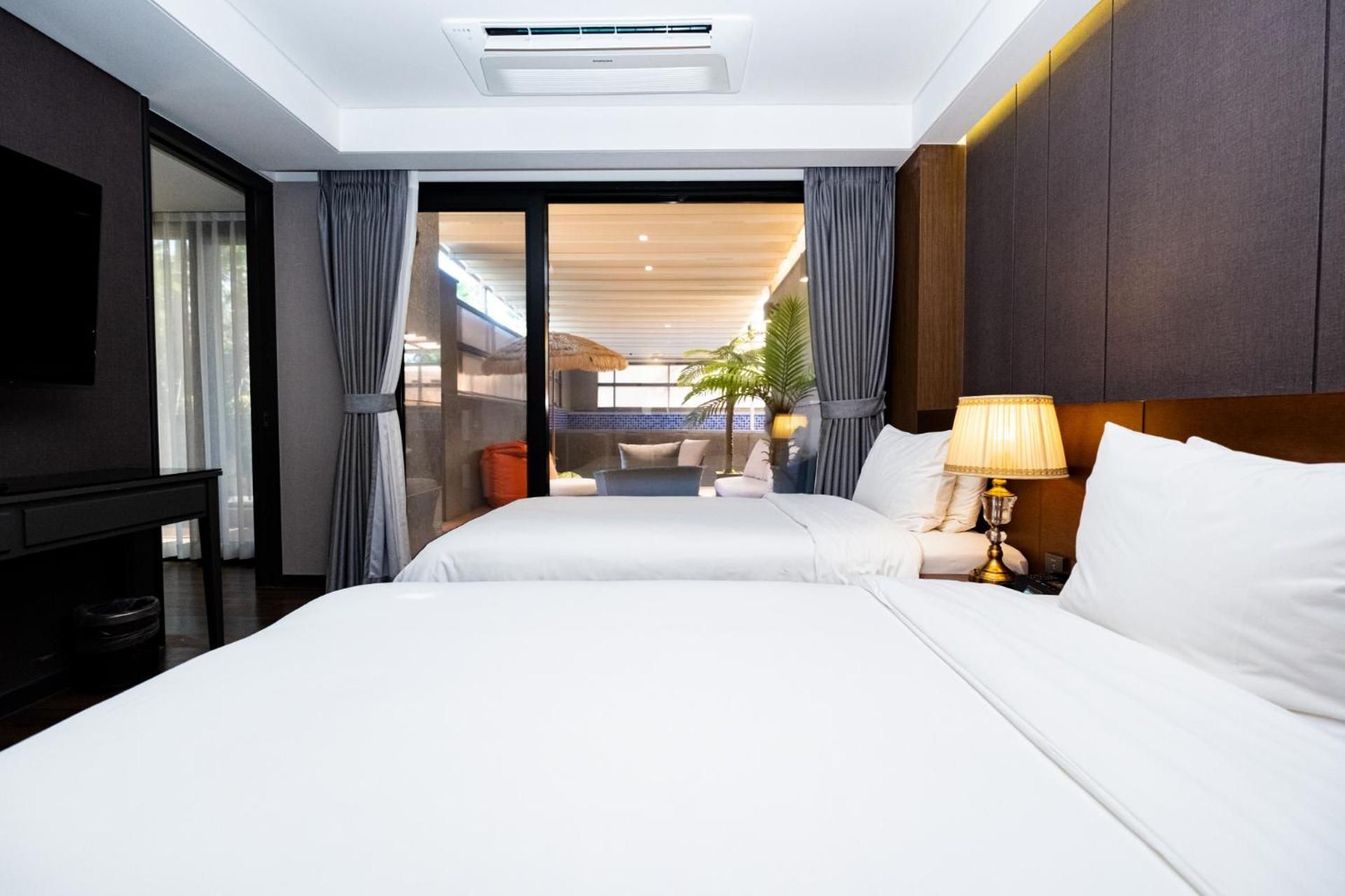 Pool Villa - Complimentary Access to the Infinity Pool