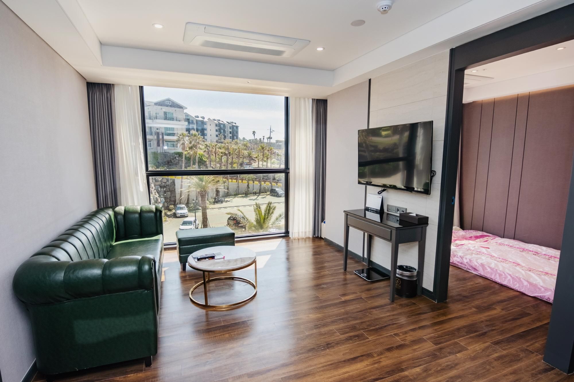 Family Suite Ondol - Complimentary Access to the Infinity Pool