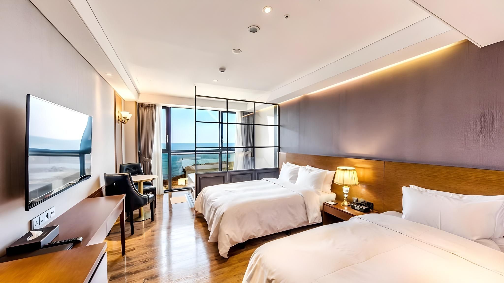 Deluxe Twin Ocean View - Complimentary Access to the Infinity Pool