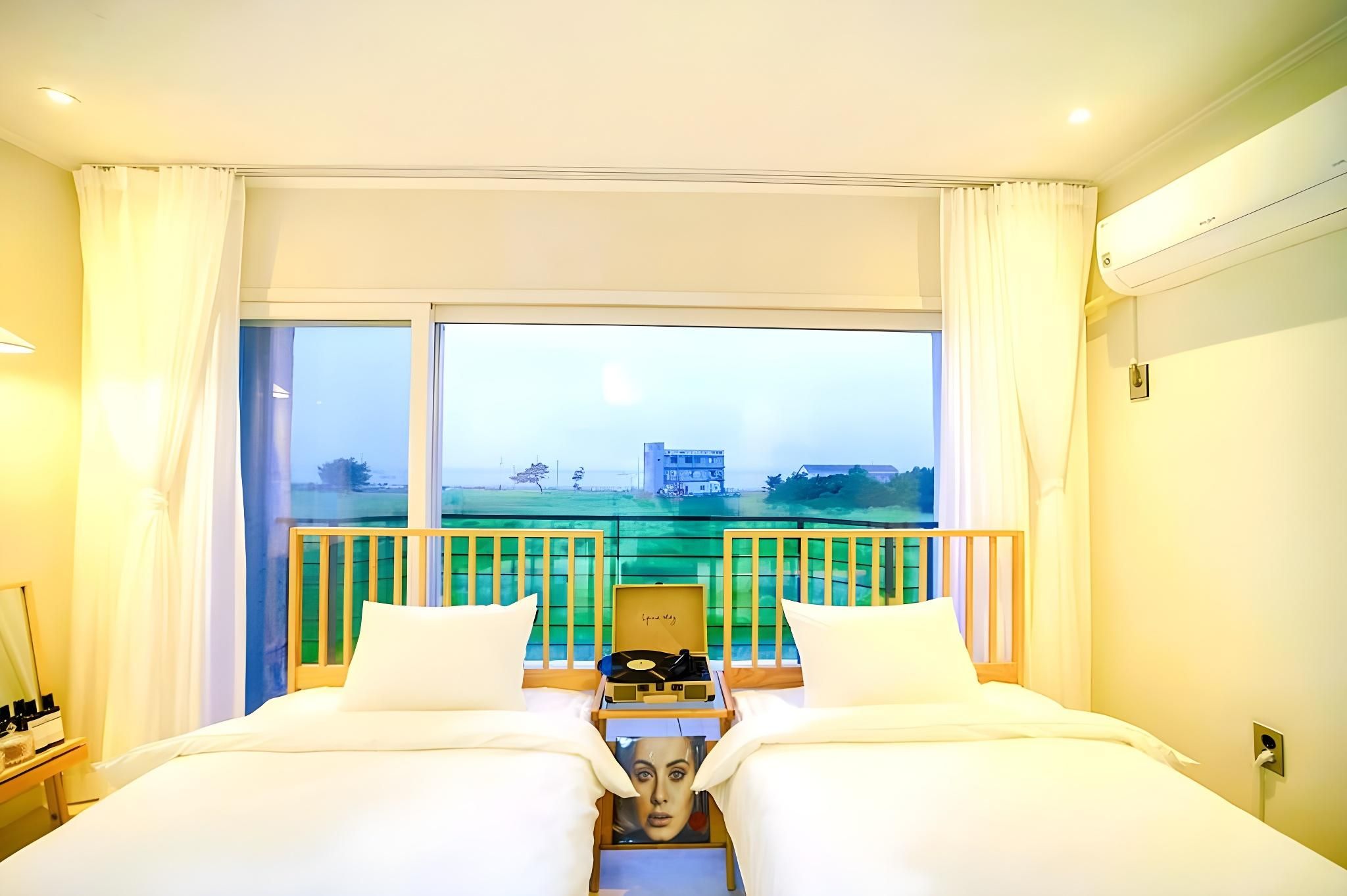 Sarang Tulle Pension double bed room 201 2