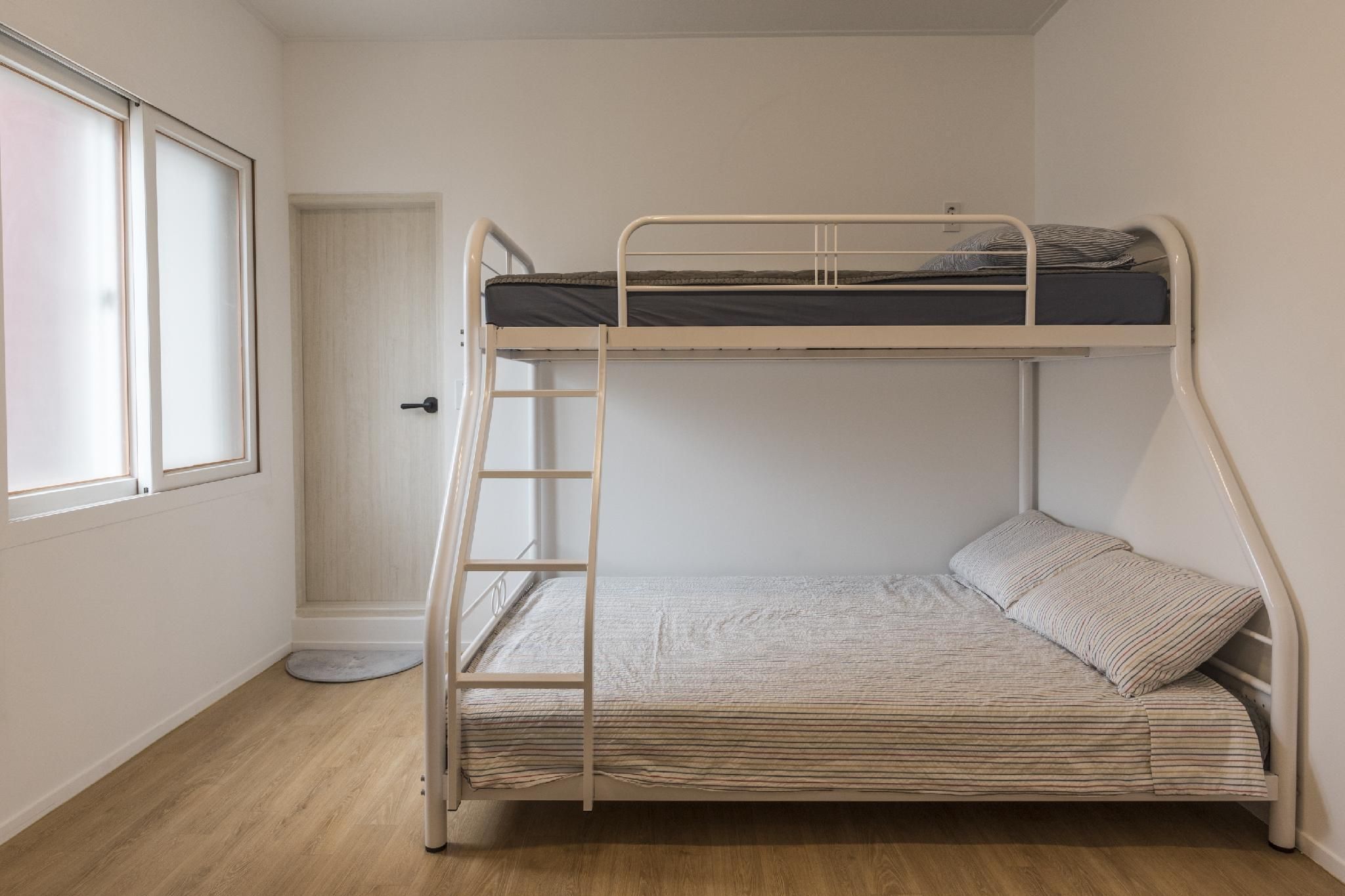 Triple Room with Private Bathroom