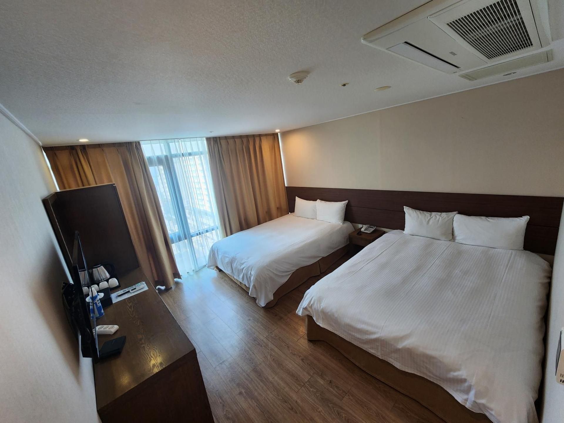 Deluxe Twin Room with Two Double Beds