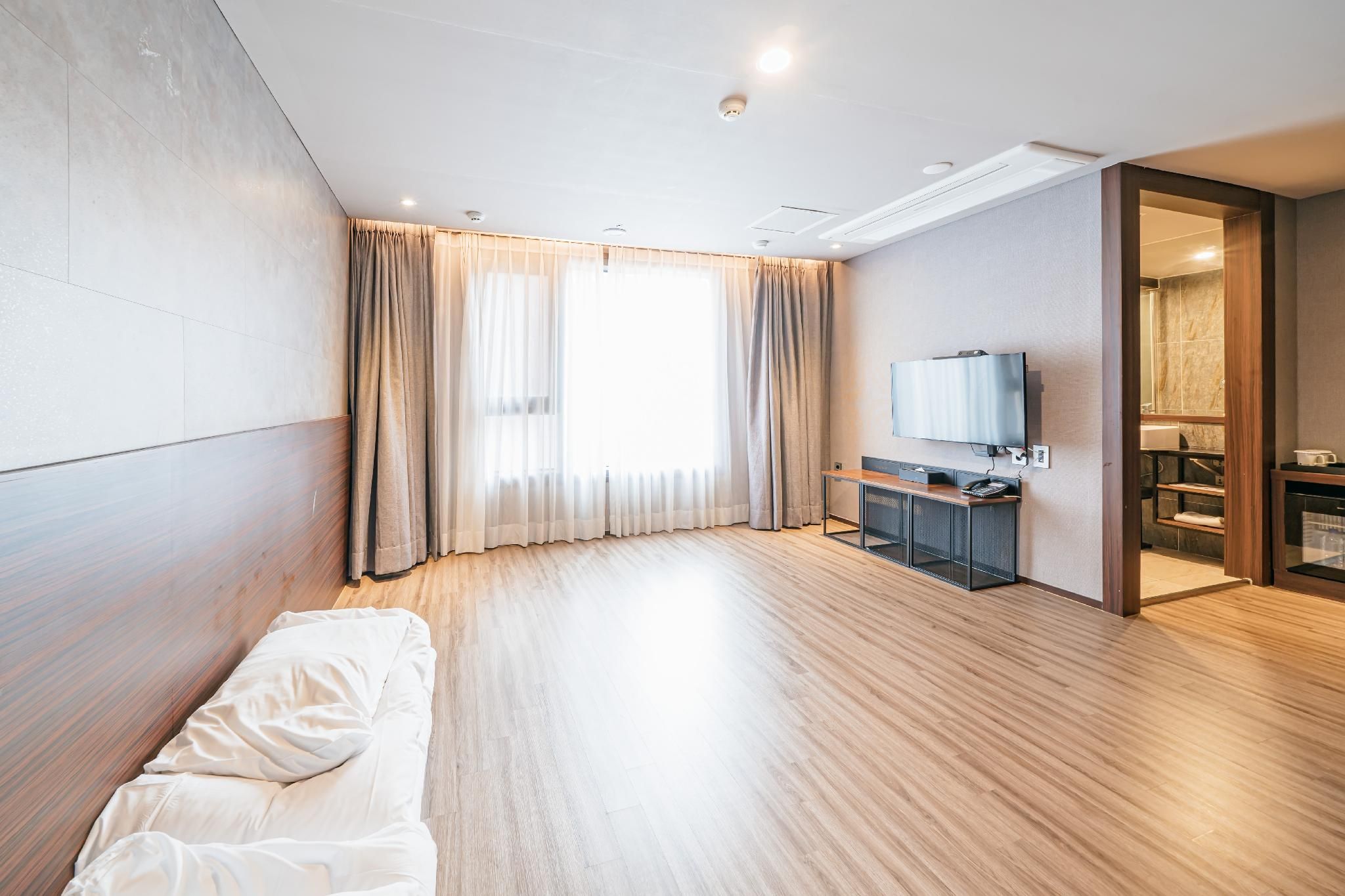 Room for 3 People with Ondol Floor