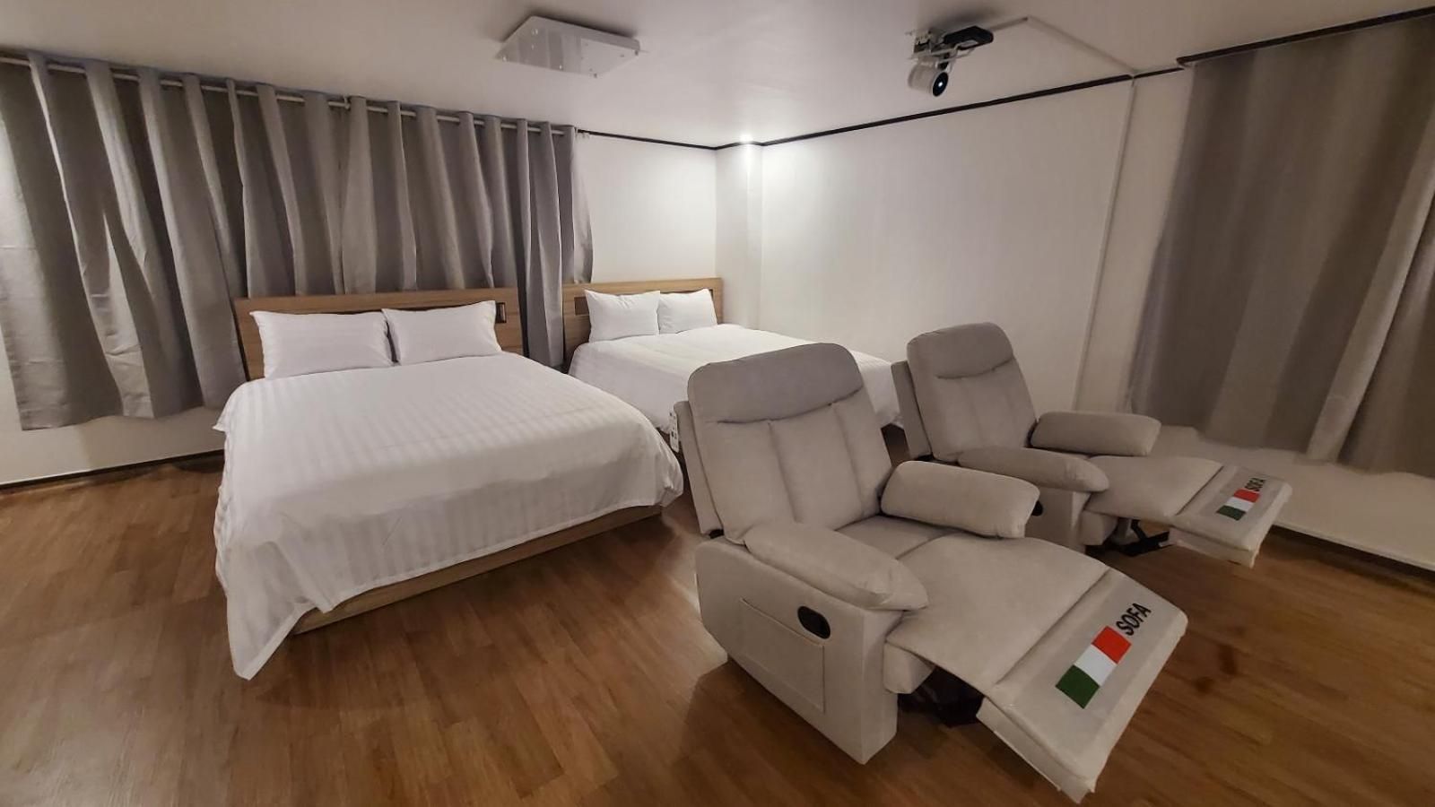 Deluxe Family Suite