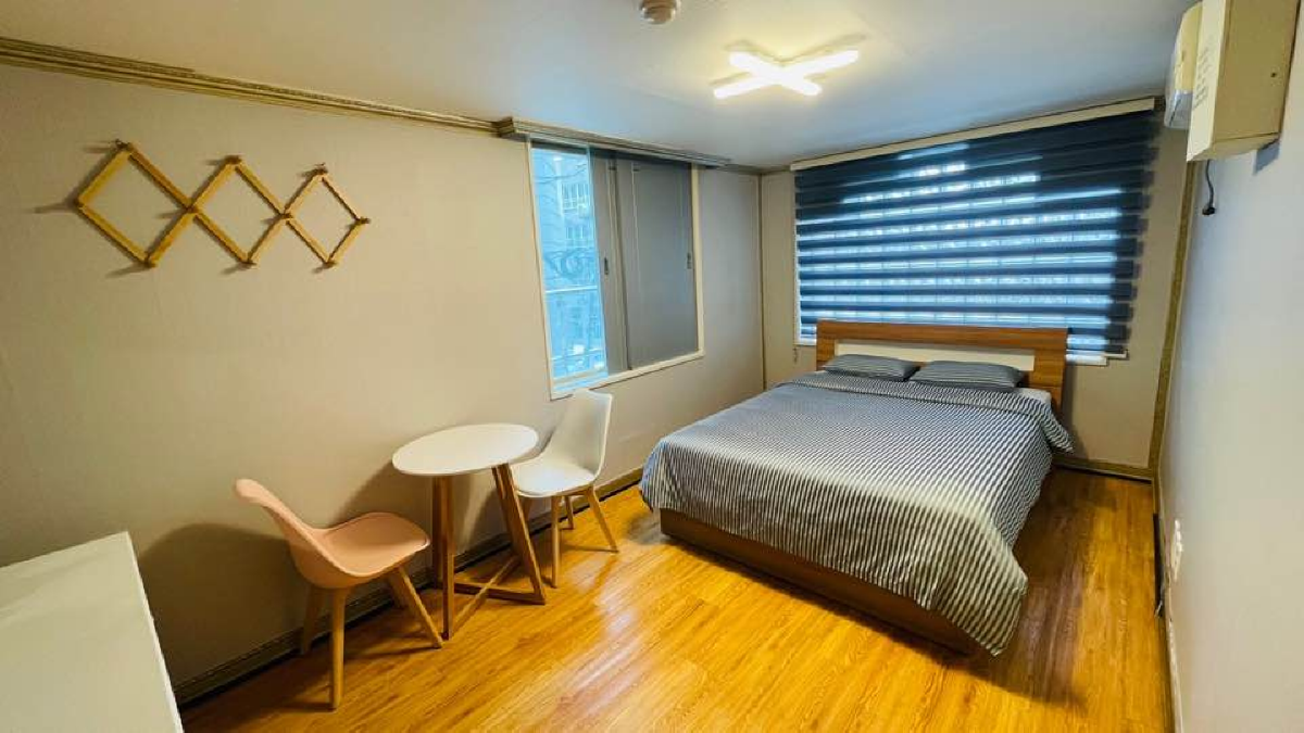 Emerald Ace Hotel Standard Double Room 2