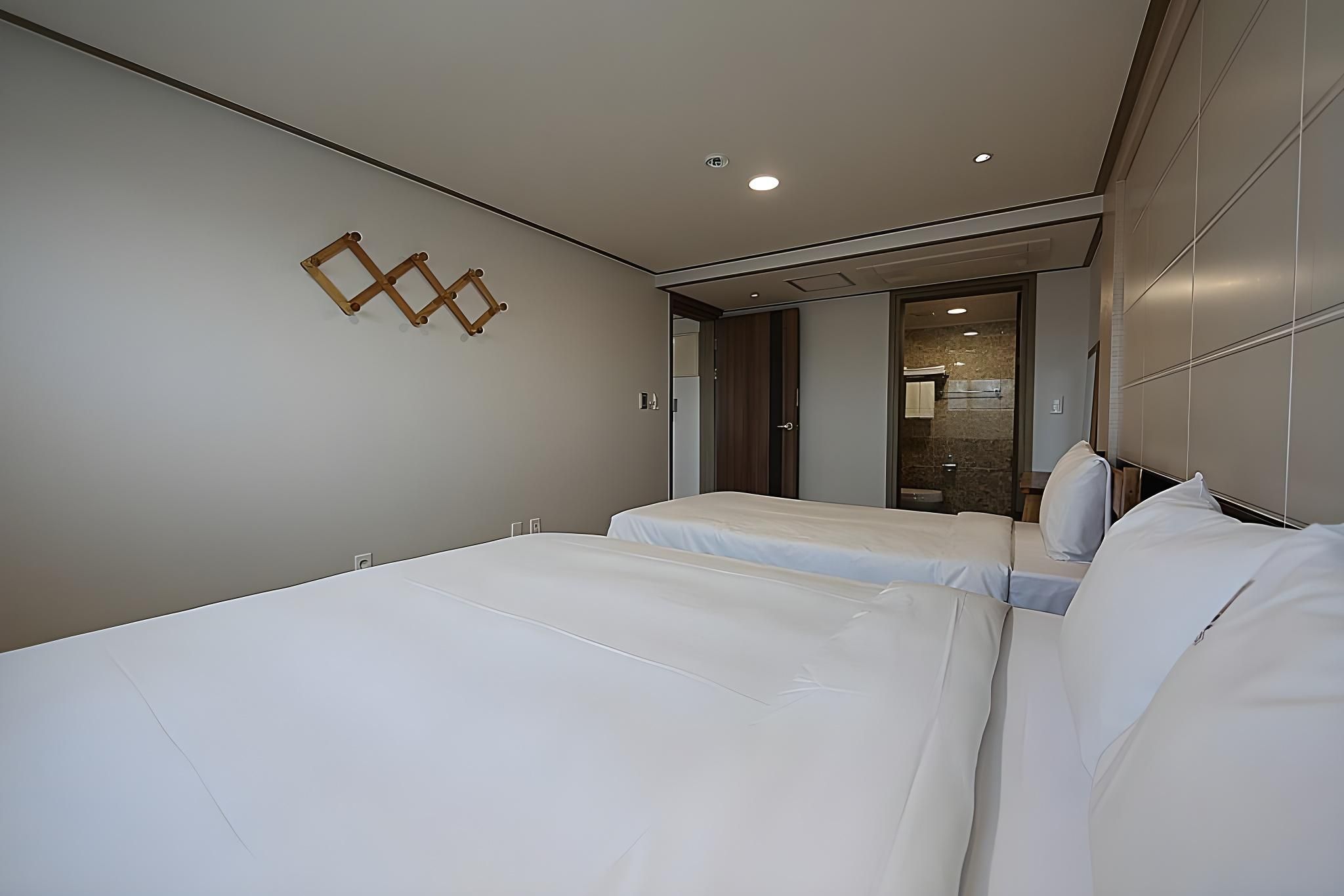 Family Two Bedroom with 4 Bed