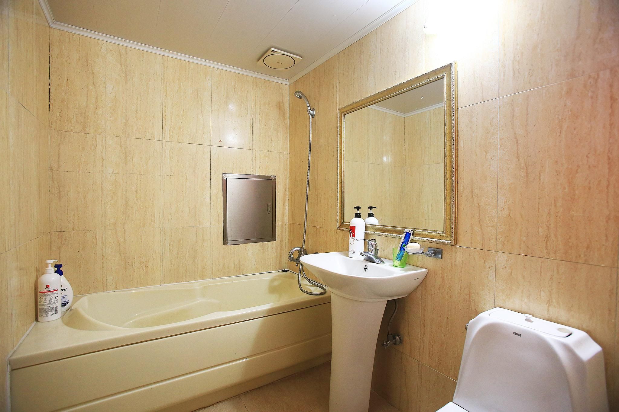 Monaco Hotel Jeju Standard Twin Bed 3