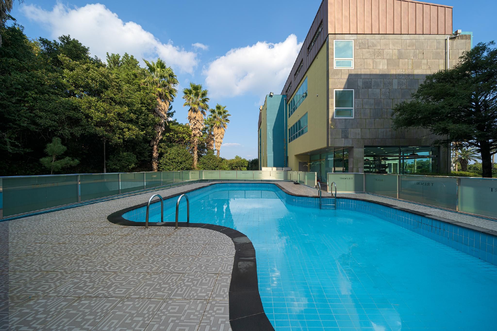 9e870216e92172cdc3e402a1e31d9e8c