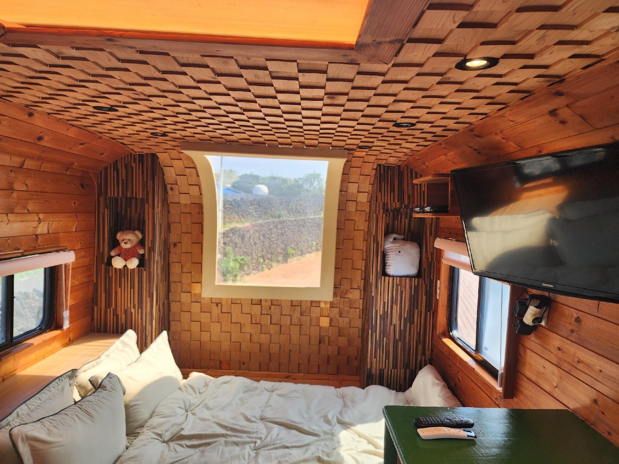 Jeju Pyeongdae 41street Pension Caravan