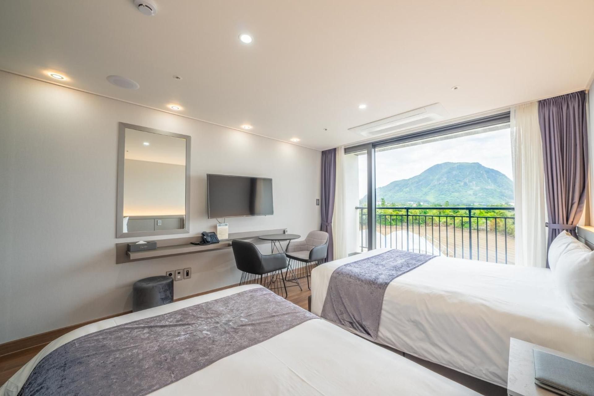 Special Offer - 24 hours stay, Deluxe Twin Room, Check-in from 11am check-out until 11 am