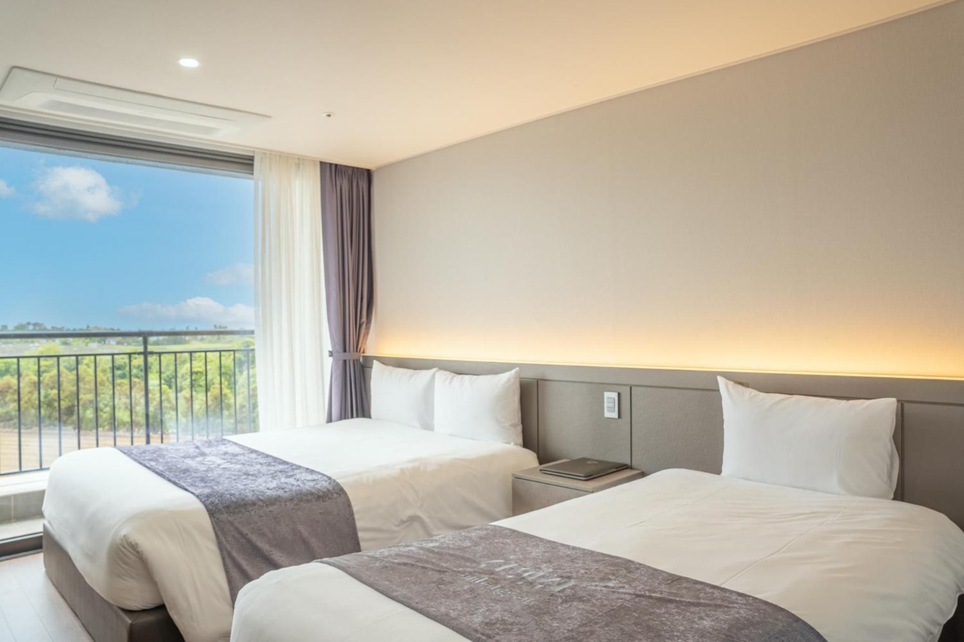 Room Selected at Check-In with Breakfast for 2