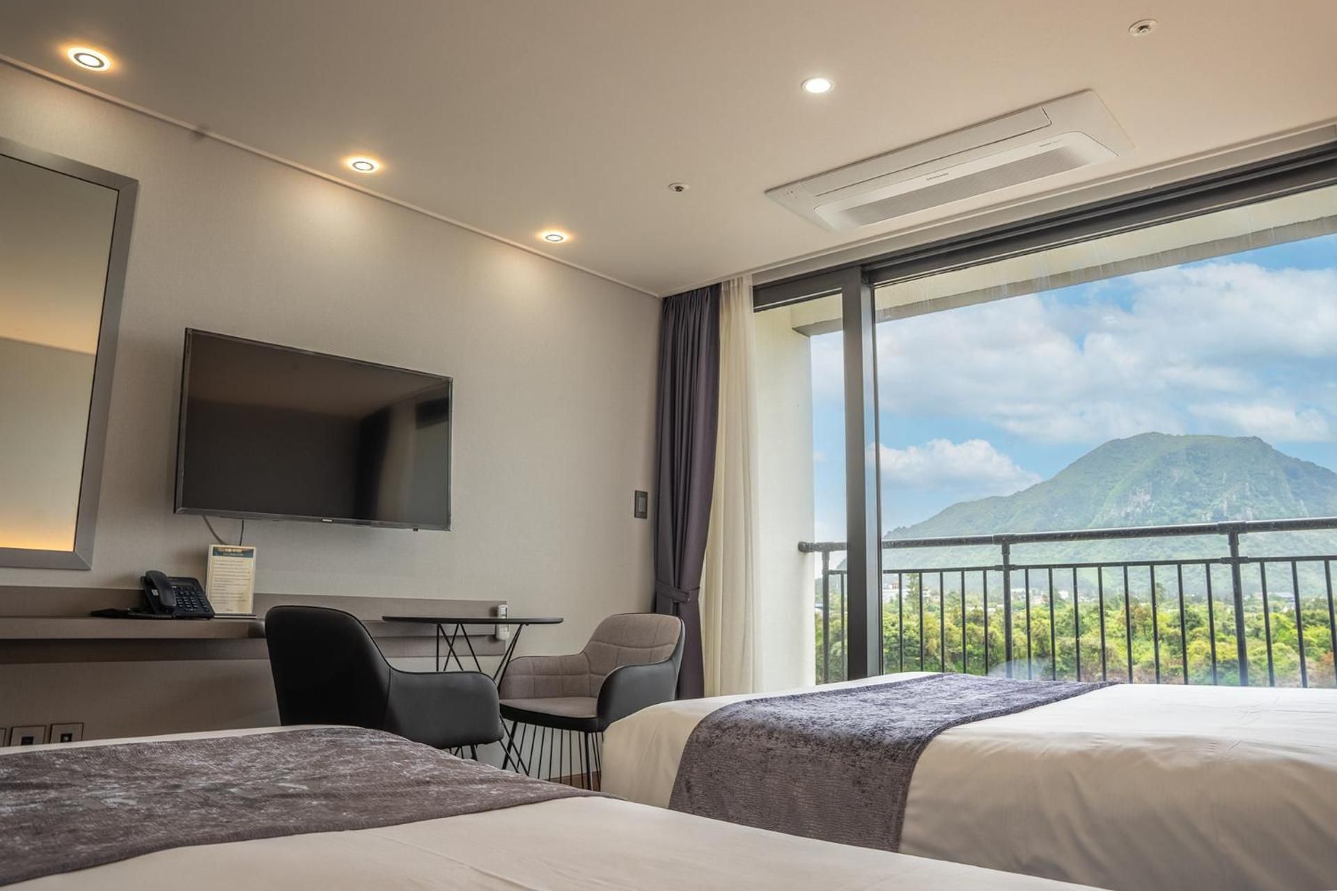 Special Offer - 24 hours stay, Deluxe Twin Room, Check-in from 11am check-out until 11 am