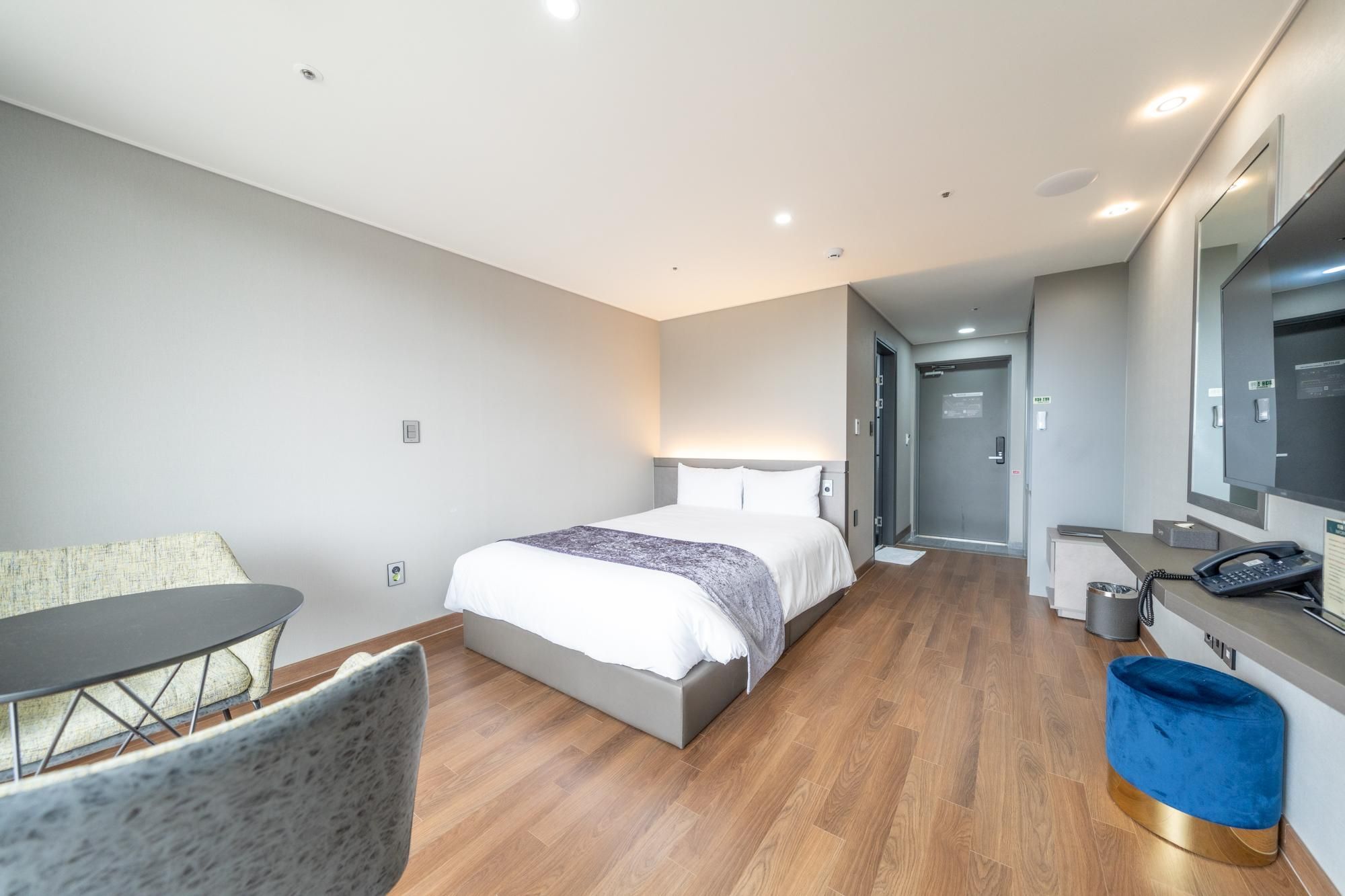 Pool Deluxe Double Room